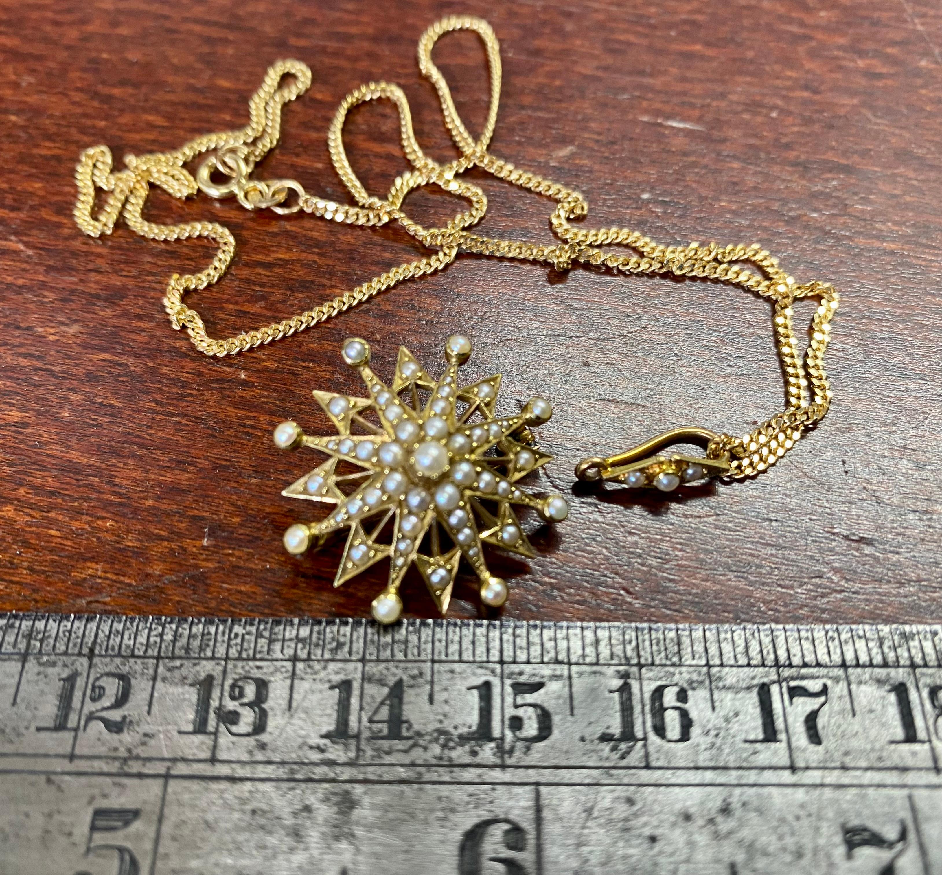 14 Karat Gold Star Pendant with Pearls. For Sale 1