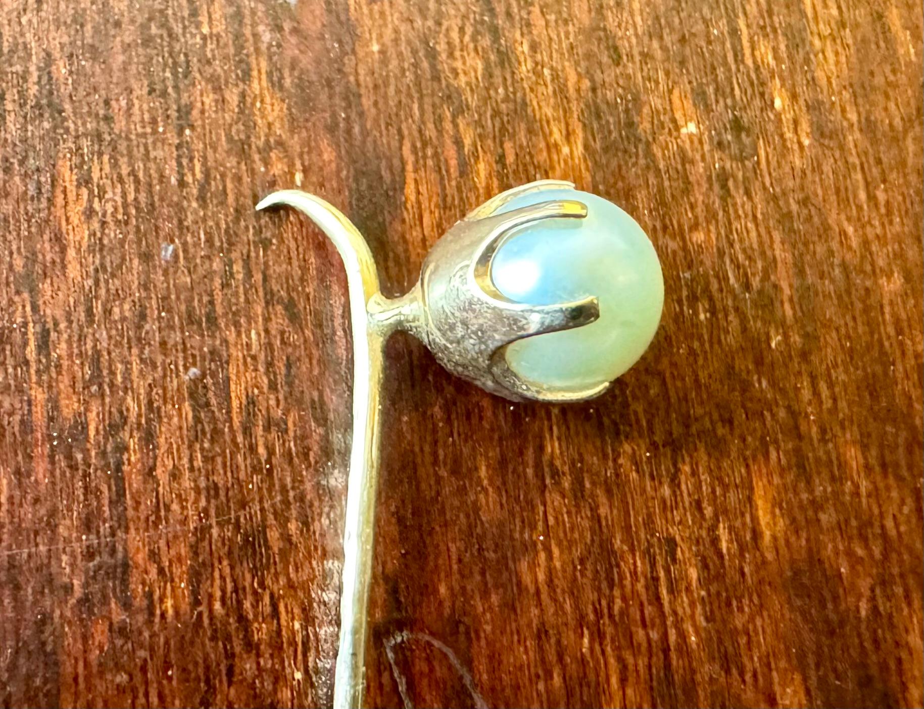 14 Karat Gold Stick Pin with bead Made in Finland For Sale 1