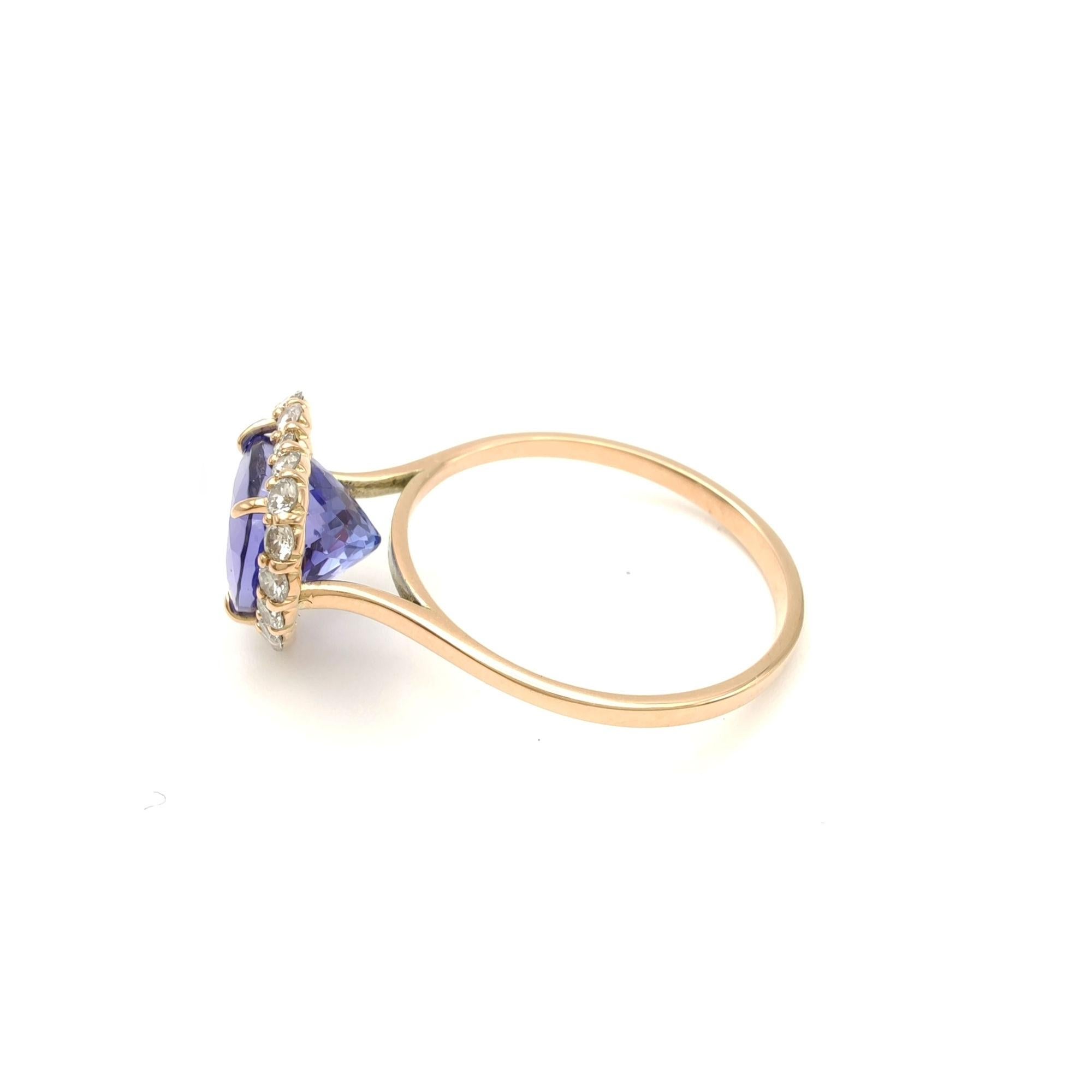14 karat Gold - Tanzanite Ring  Diamonds, for weddings, engagements, proposals In New Condition For Sale In MADRID, ES