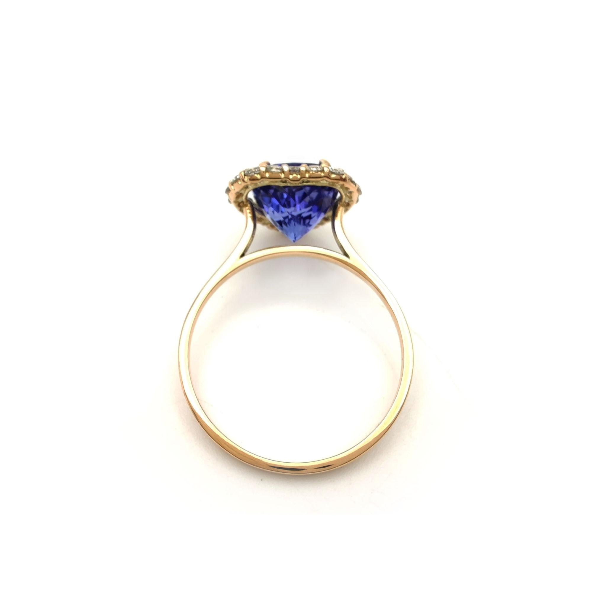 Women's 14 karat Gold - Tanzanite Ring  Diamonds, for weddings, engagements, proposals For Sale