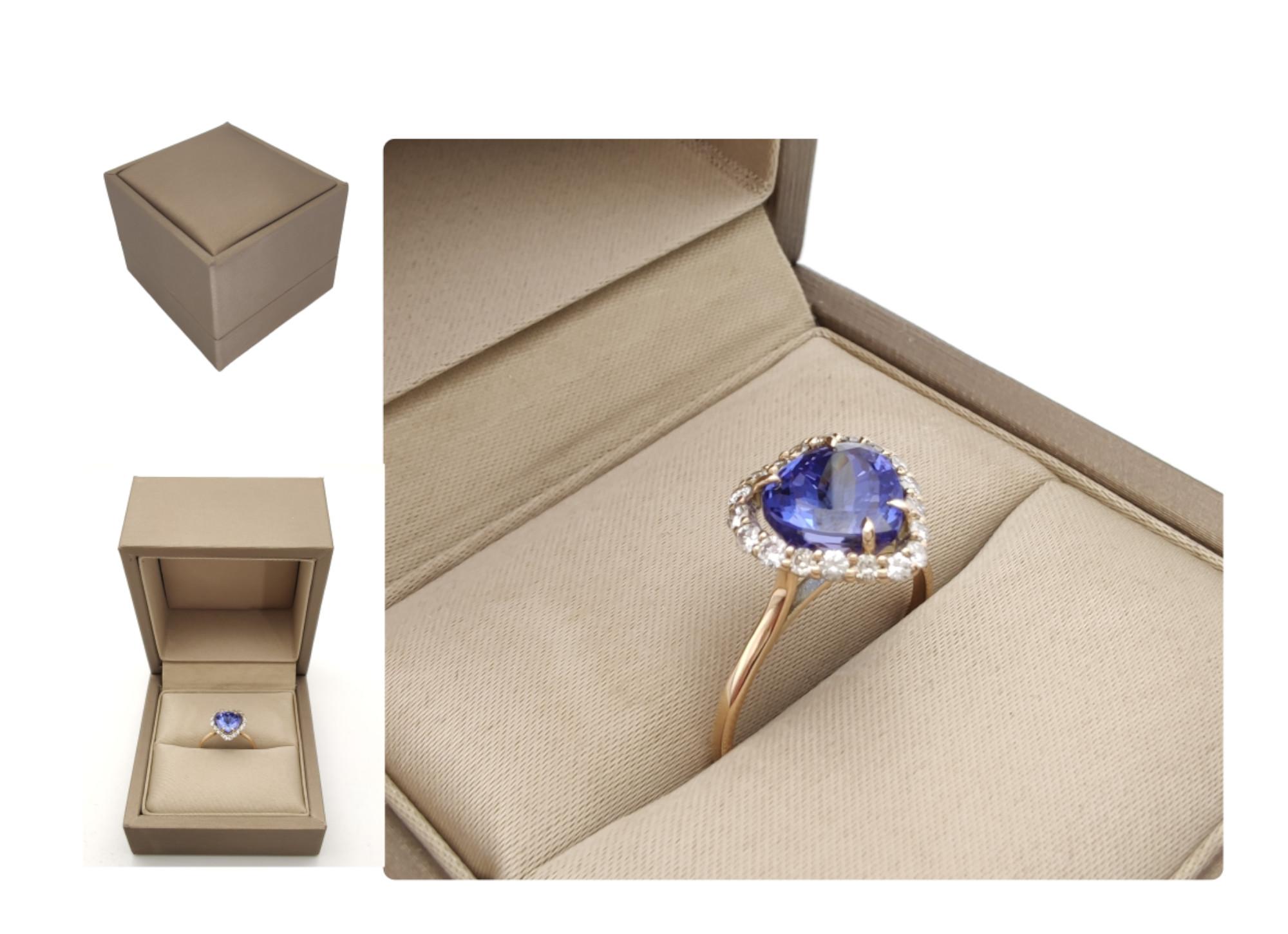 14 karat Gold - Tanzanite Ring  Diamonds, for weddings, engagements, proposals For Sale 3