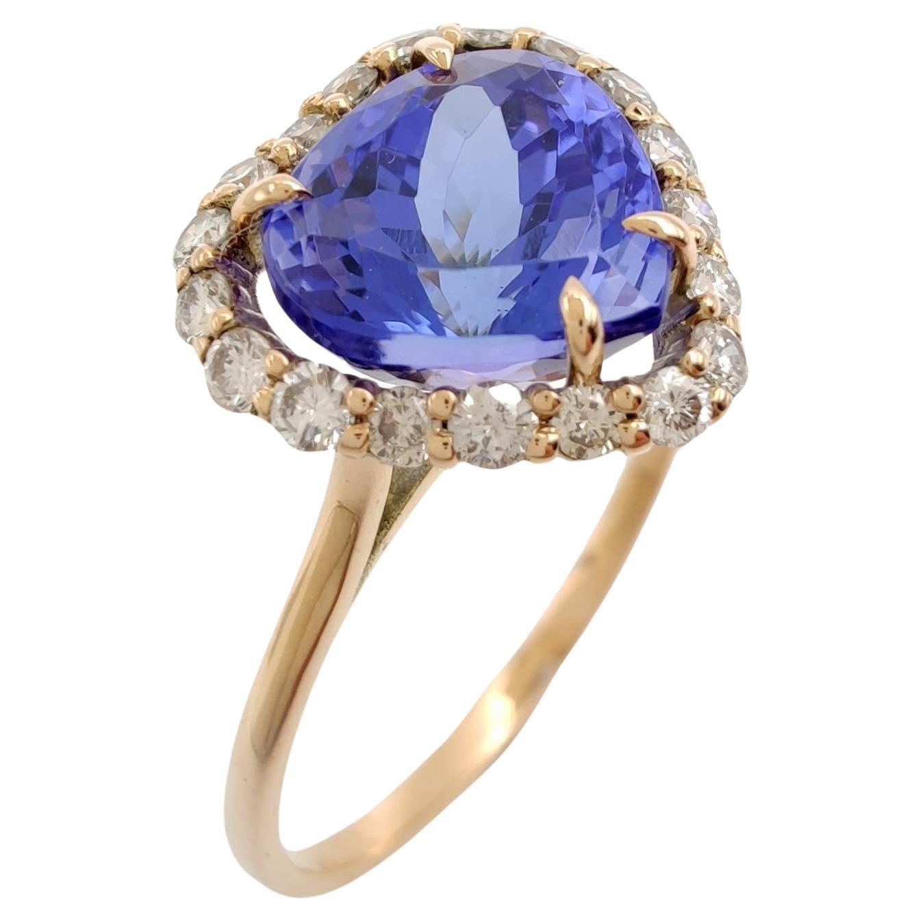 14 karat Gold - Tanzanite Ring  Diamonds, for weddings, engagements, proposals For Sale