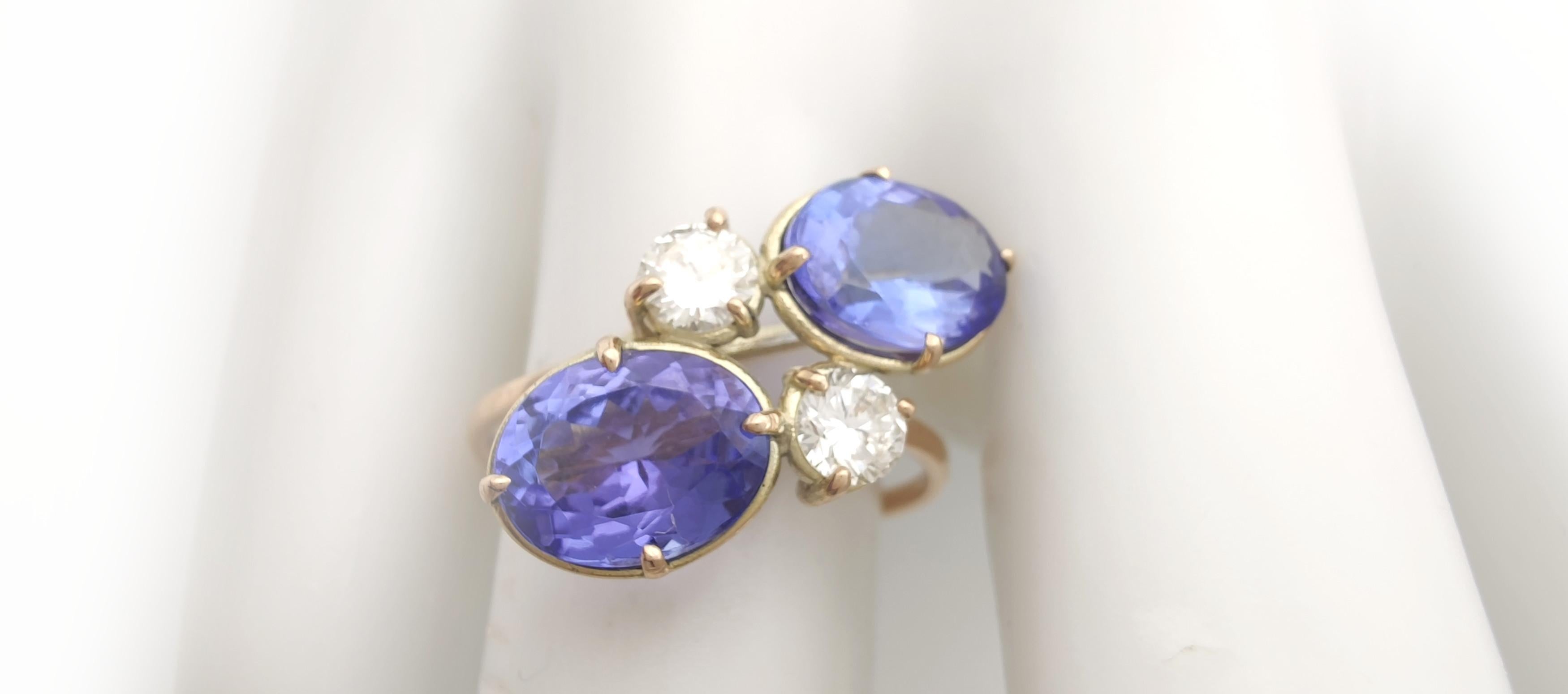 Flash Sale-14 karat Gold -Certified Tanzanite Ring with Diamonds In New Condition For Sale In MADRID, ES