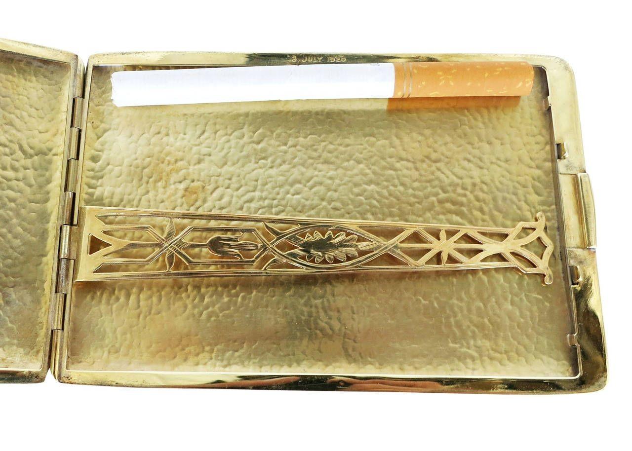14-Karat Gold Tiffany Cigarette Case, circa 1920 For Sale 3