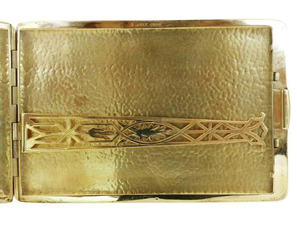 14-Karat Gold Tiffany Cigarette Case, circa 1920 In Excellent Condition For Sale In Van Nuys, CA