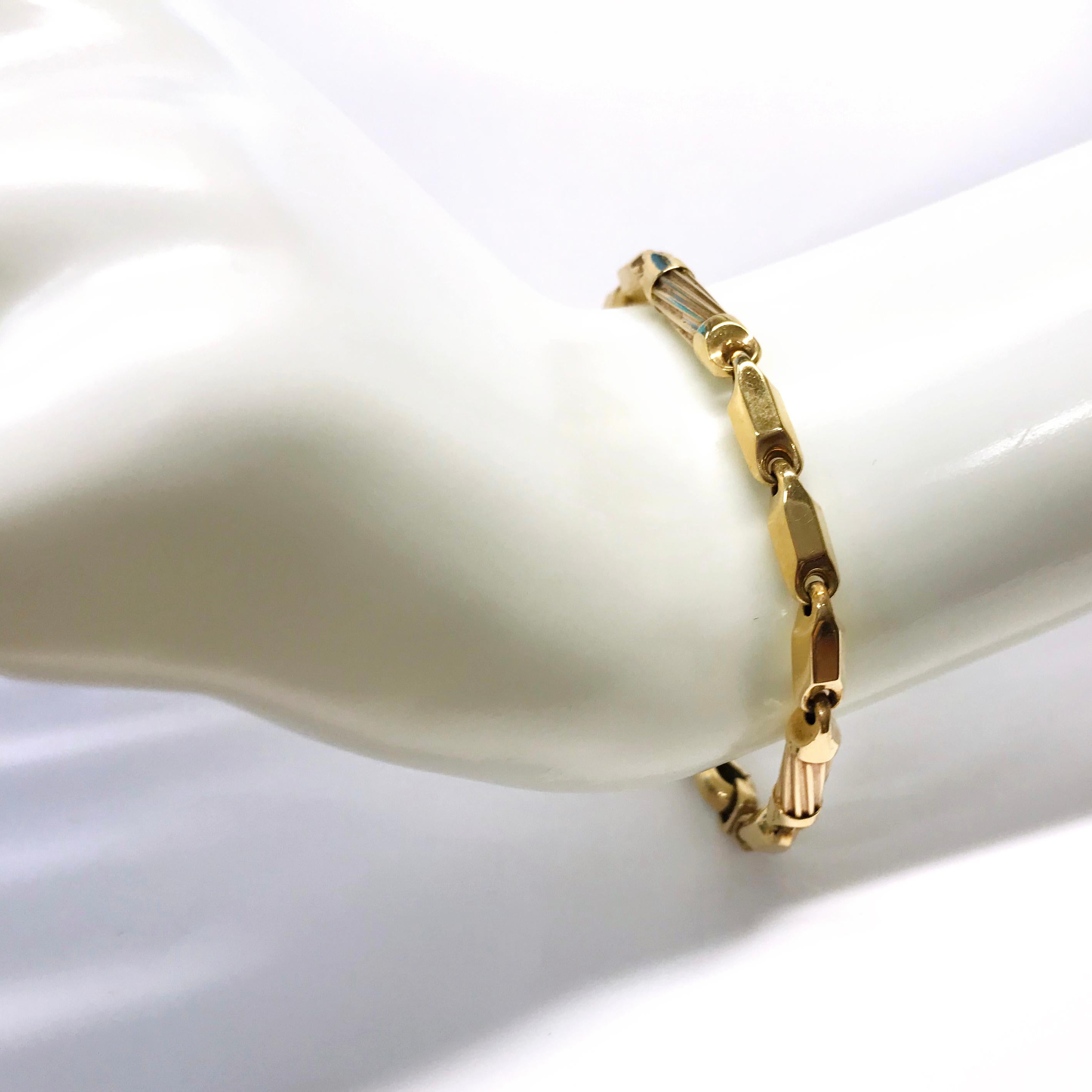 Women's or Men's 14 Karat Gold Tubular Link Bracelet For Sale