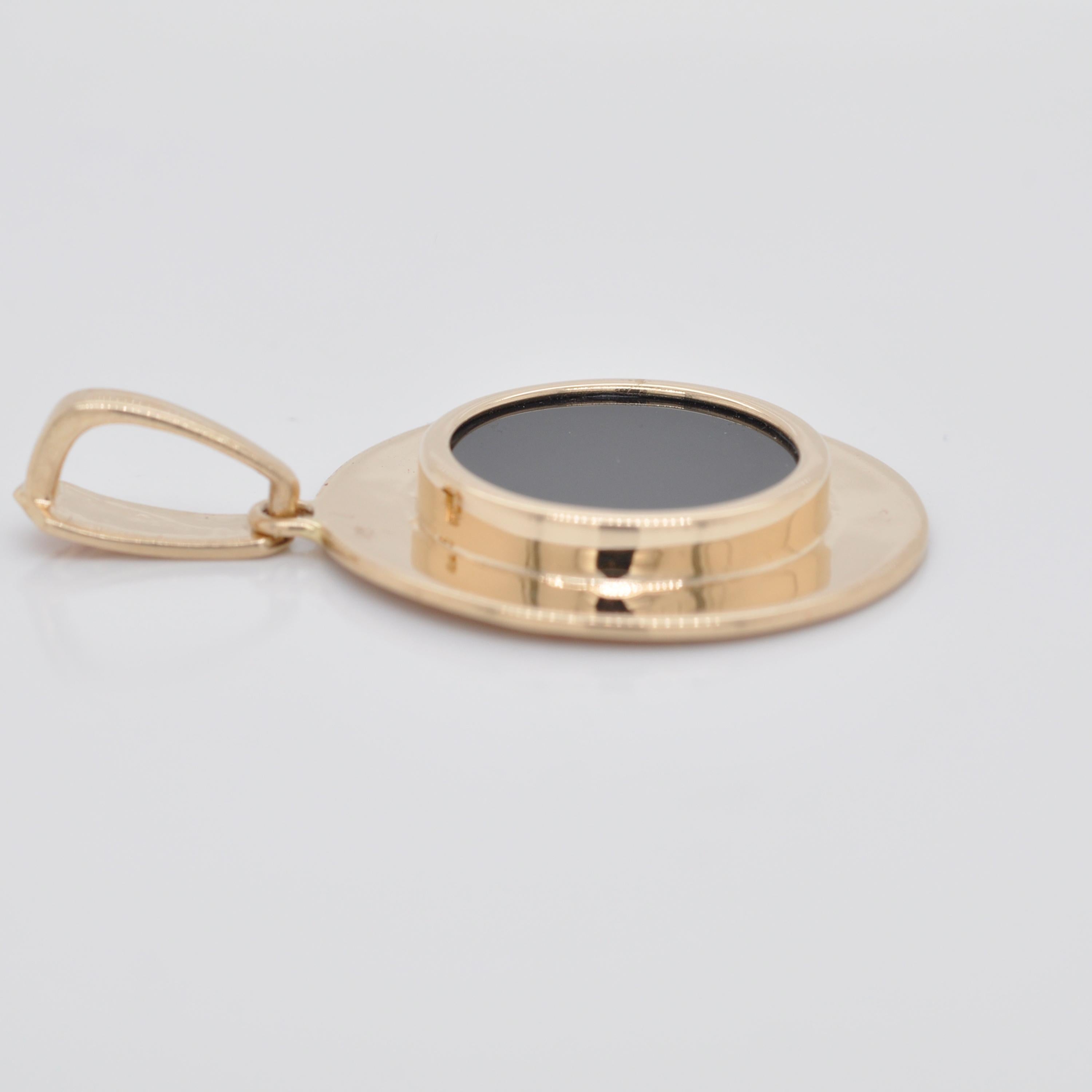 14 Karat Gold Versace Design Medusa Kamee griechisches Design Emaille-Anhänger Halskette im Angebot 4