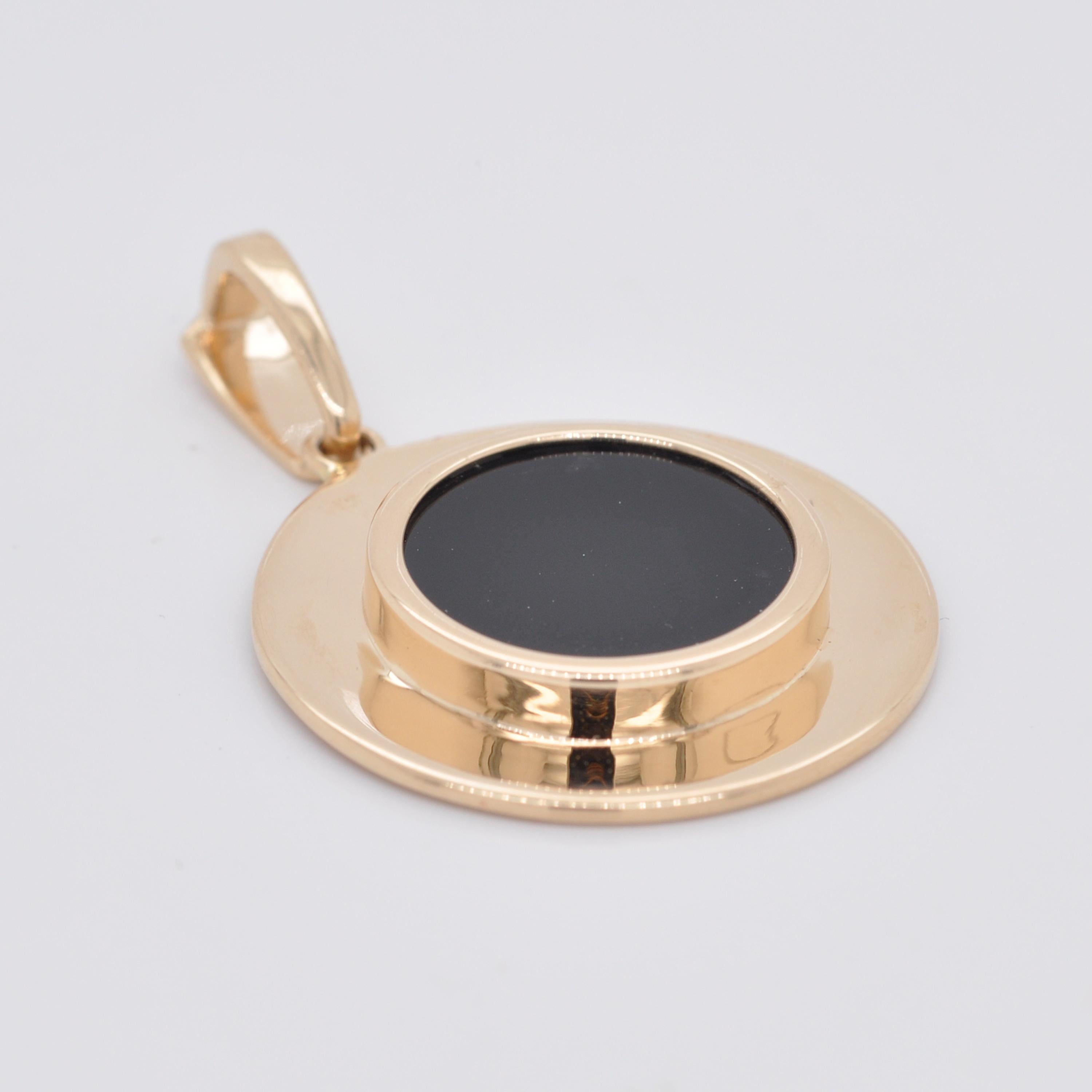 14 Karat Gold Versace Design Medusa Cameo Greek Design Enamel Pendant Necklace For Sale 2