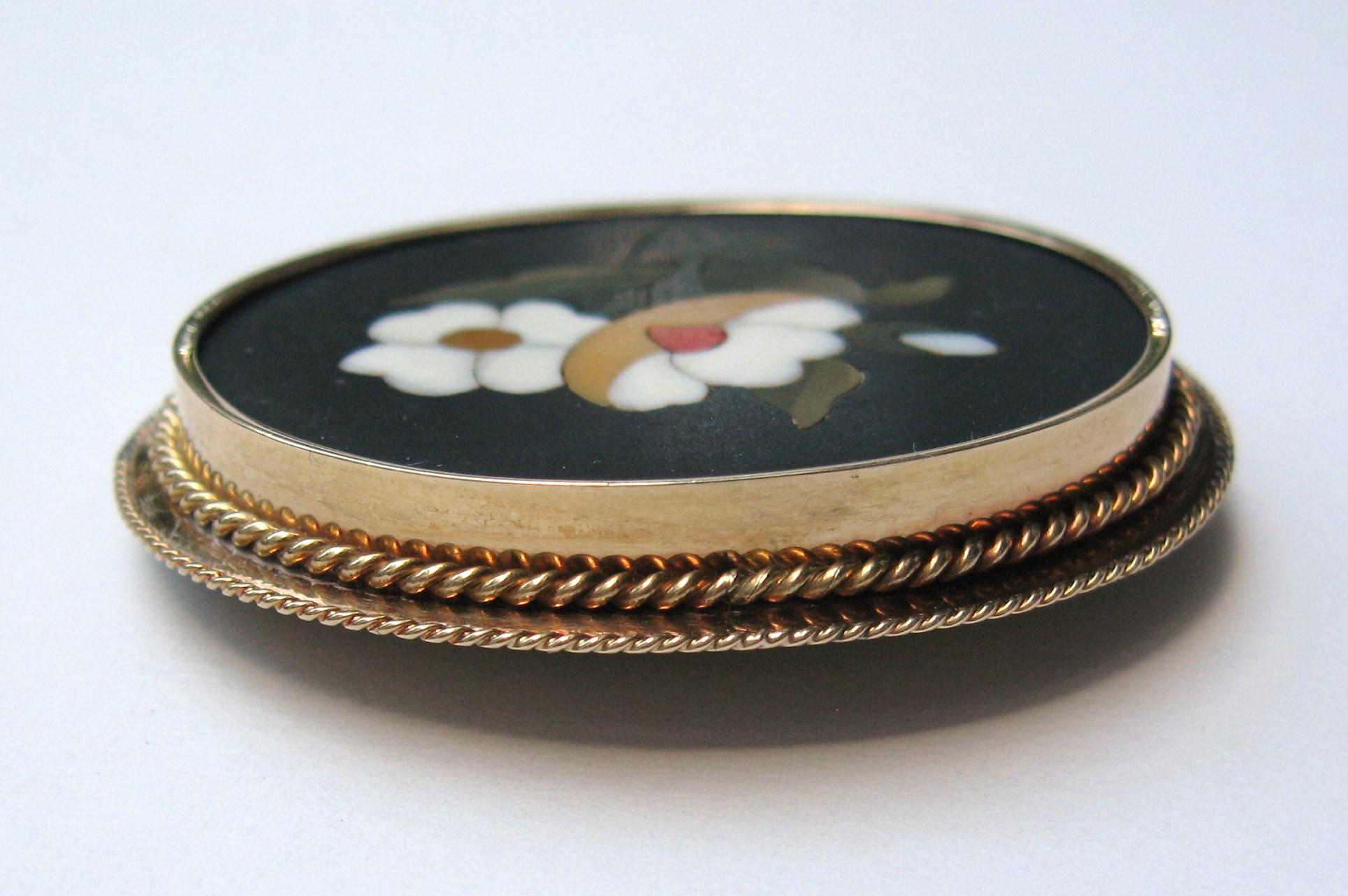 14 Karat Gold Victorian Pietra Dura Mosaic Floral Pin Brooch In Good Condition For Sale In Wallkill, NY