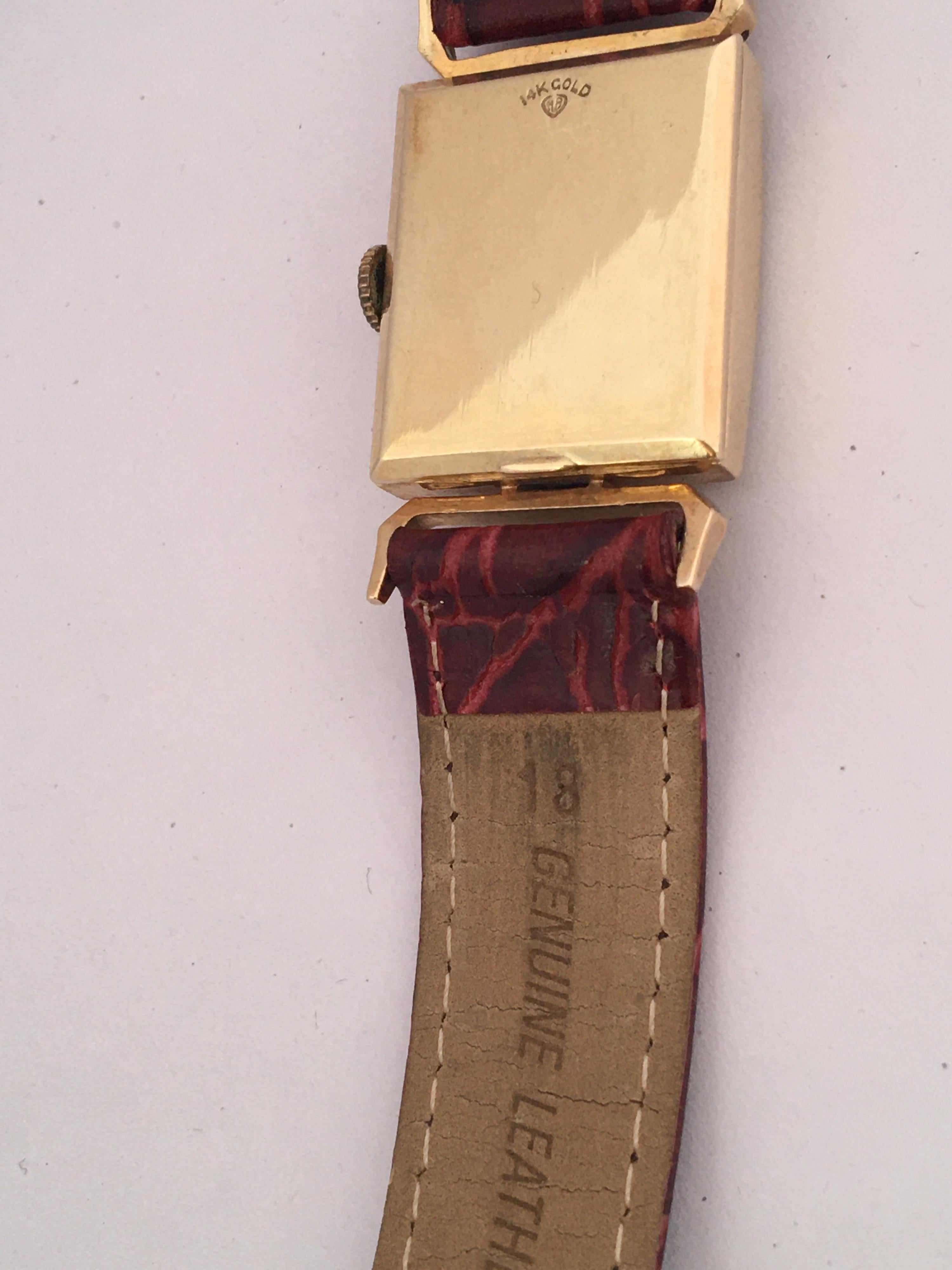 14 Karat Gold Vintage 1940s Wittnauer Mechanical Watch In Good Condition In Carlisle, GB