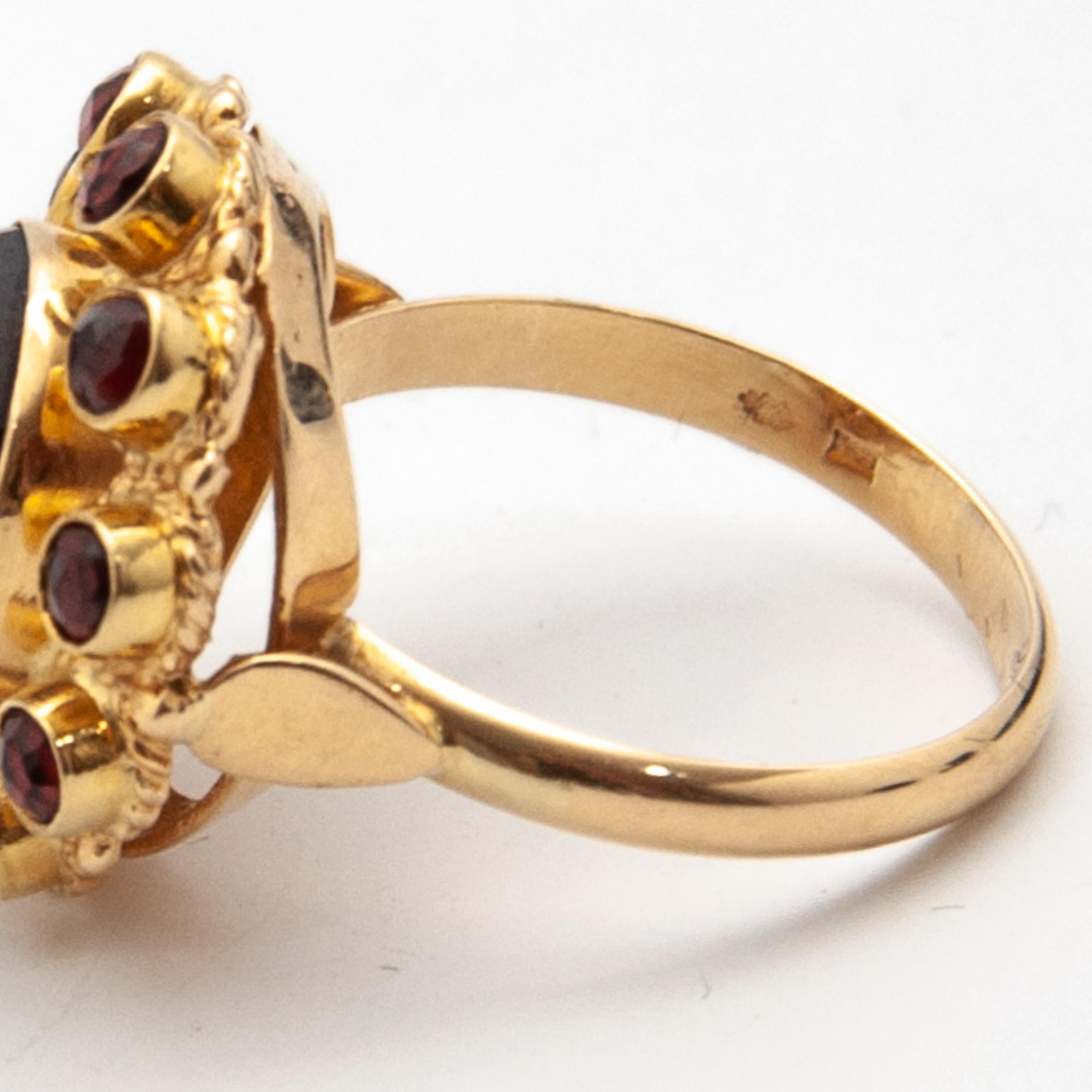 Vintage Garnet and 14 Karat Gold Cluster Ring For Sale 2