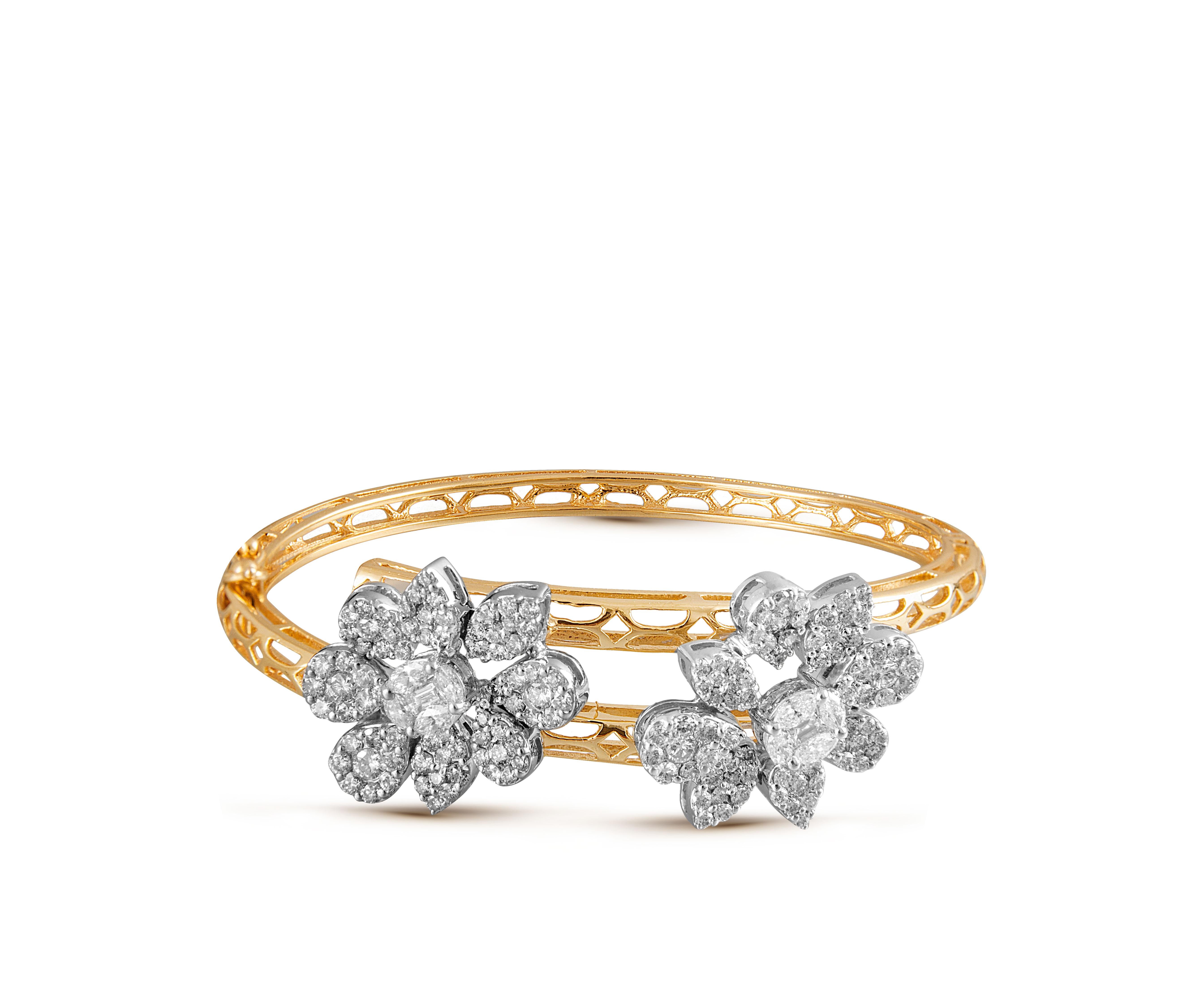 Diamond: 2.97 carats 
Gold: 17.840 grams 14 k
Colour: HI
Clarity: SI 
Note: This piece is available only on order 
The perfect addition to any look! This enchanting bracelet is as versatile as it looks 
