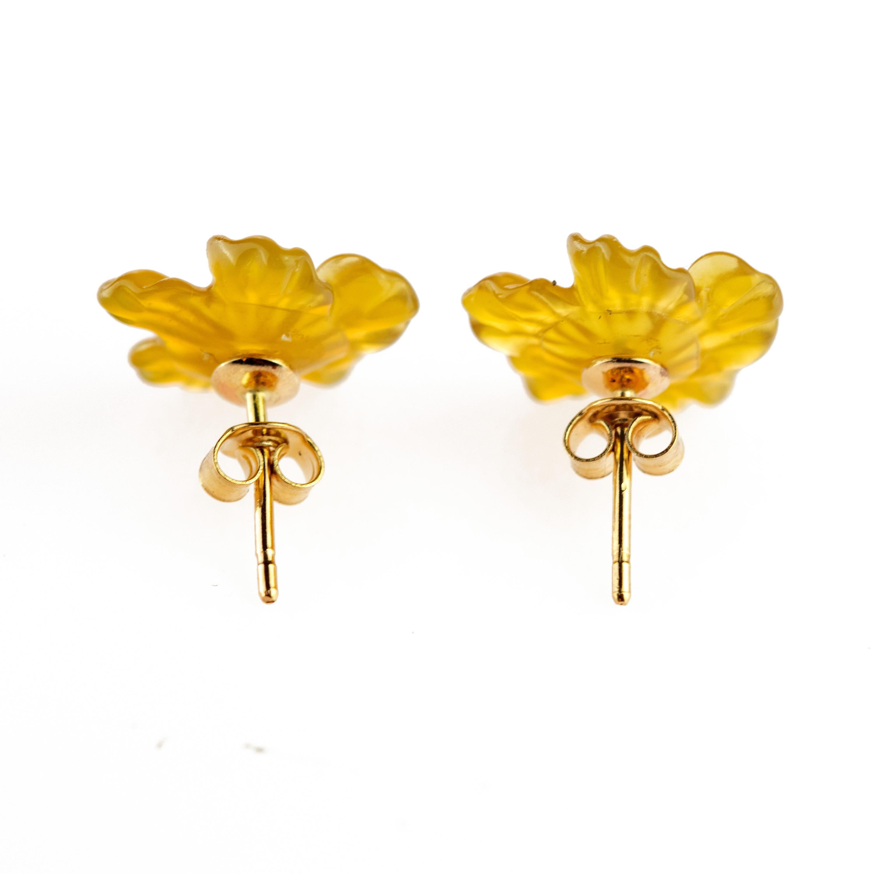 Pendientes de ágata amarilla flor de oro de 14 quilates tallados a mano para niña italiana en Nuevo estado para la venta en Milano, IT
