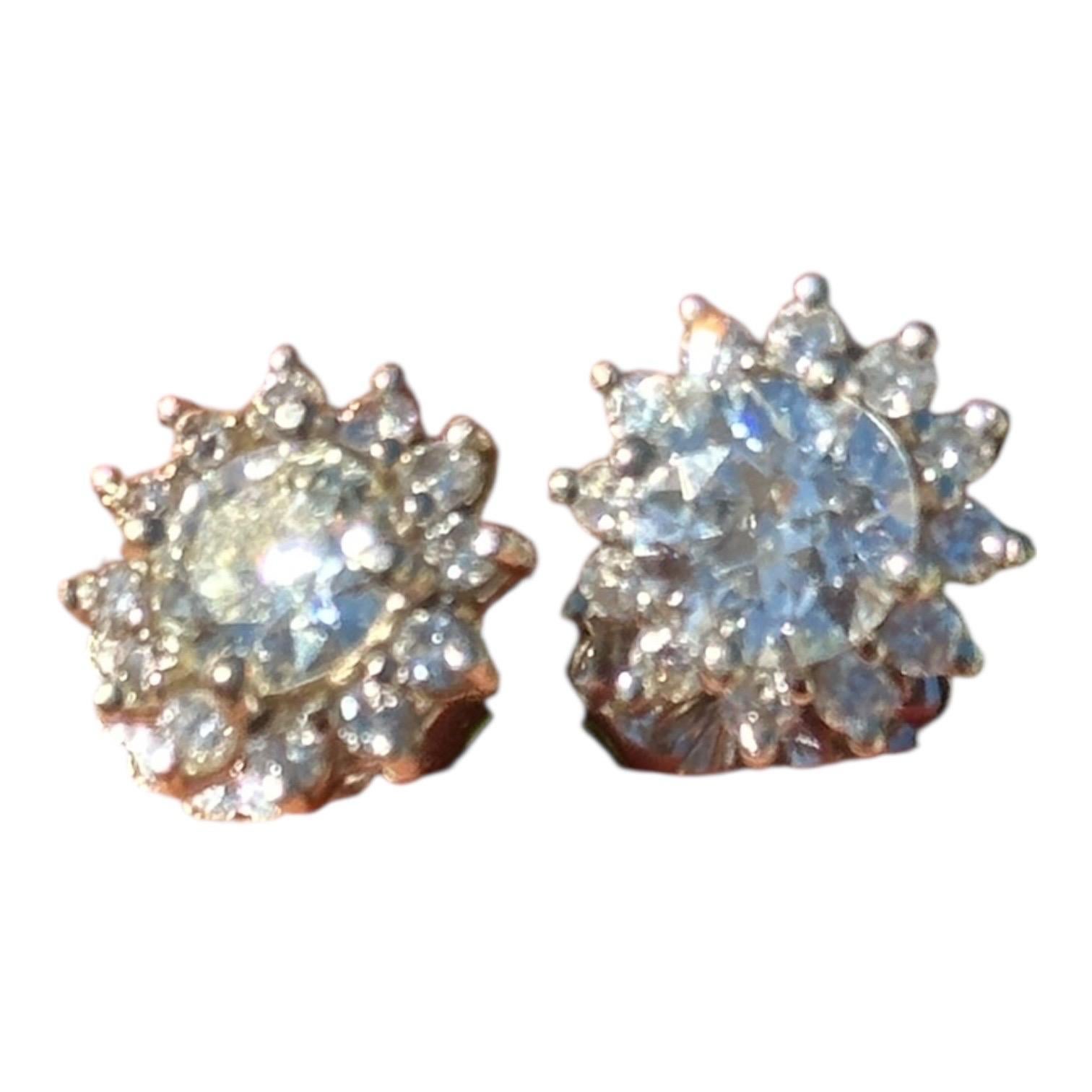 Boucles d'oreilles avec halo en diamant naturel de 2,50 carats et brillant, 14 carats en vente 5