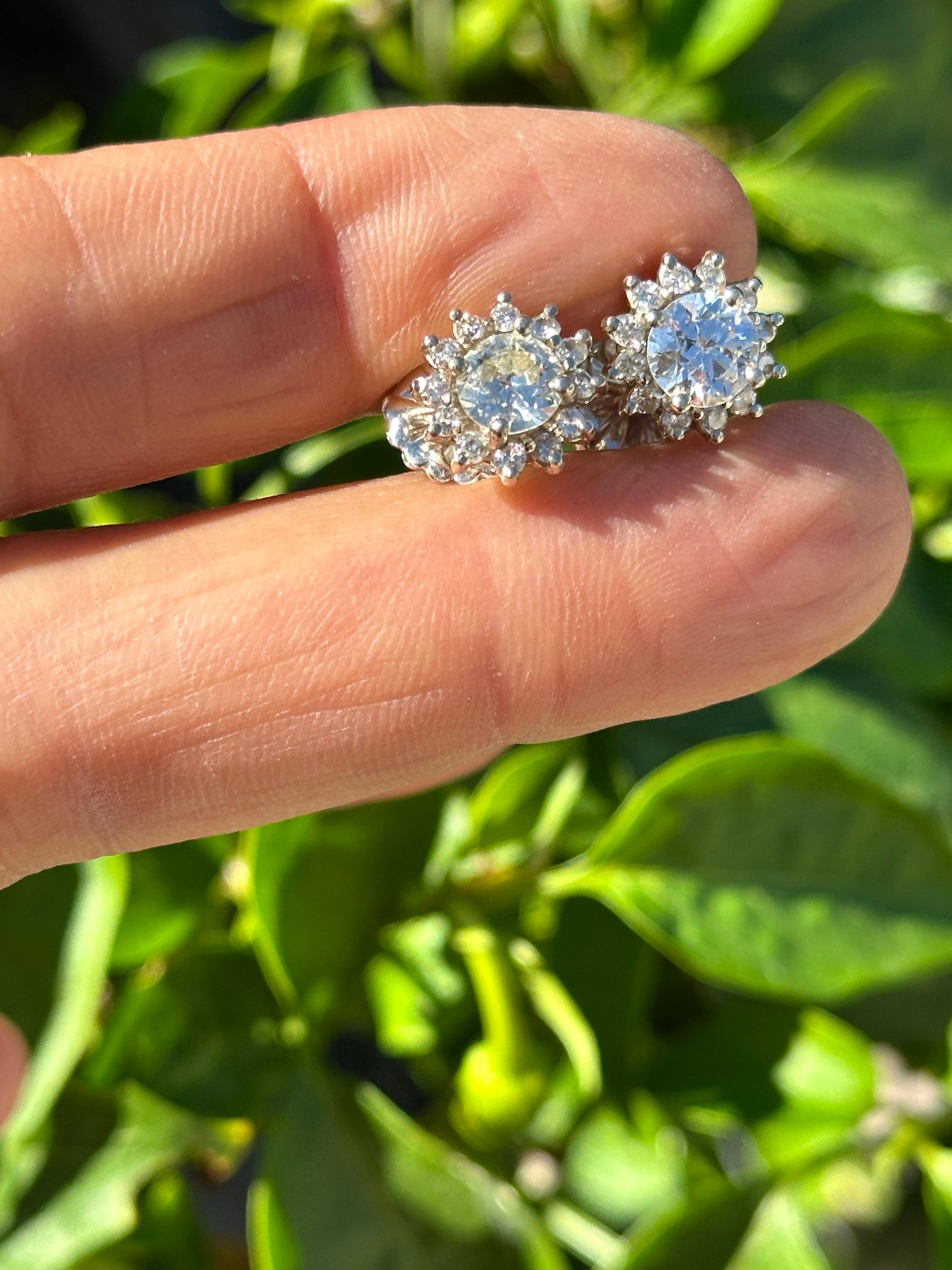 Boucles d'oreilles avec halo en diamant naturel de 2,50 carats et brillant, 14 carats en vente 6