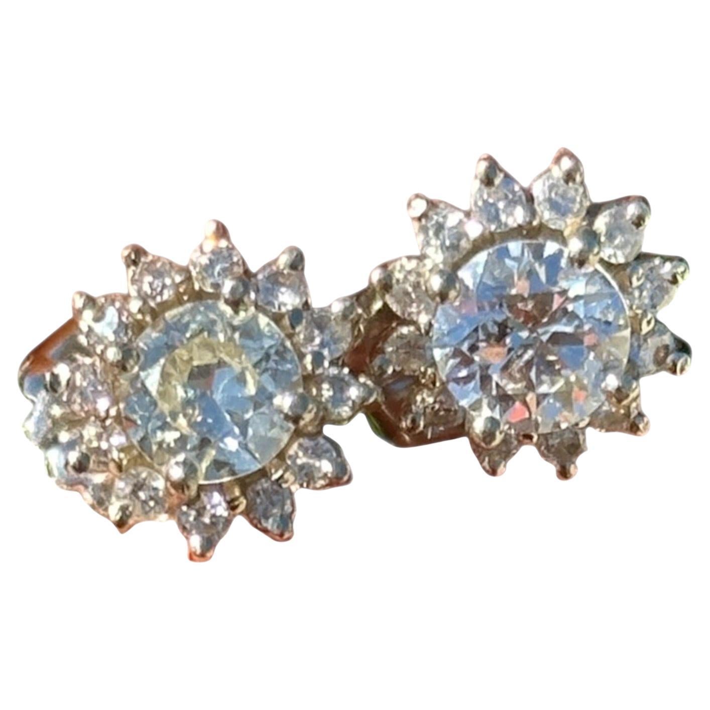 Boucles d
oreilles avec halo en diamant naturel de 2,50 carats et brillant, 14 carats en vente