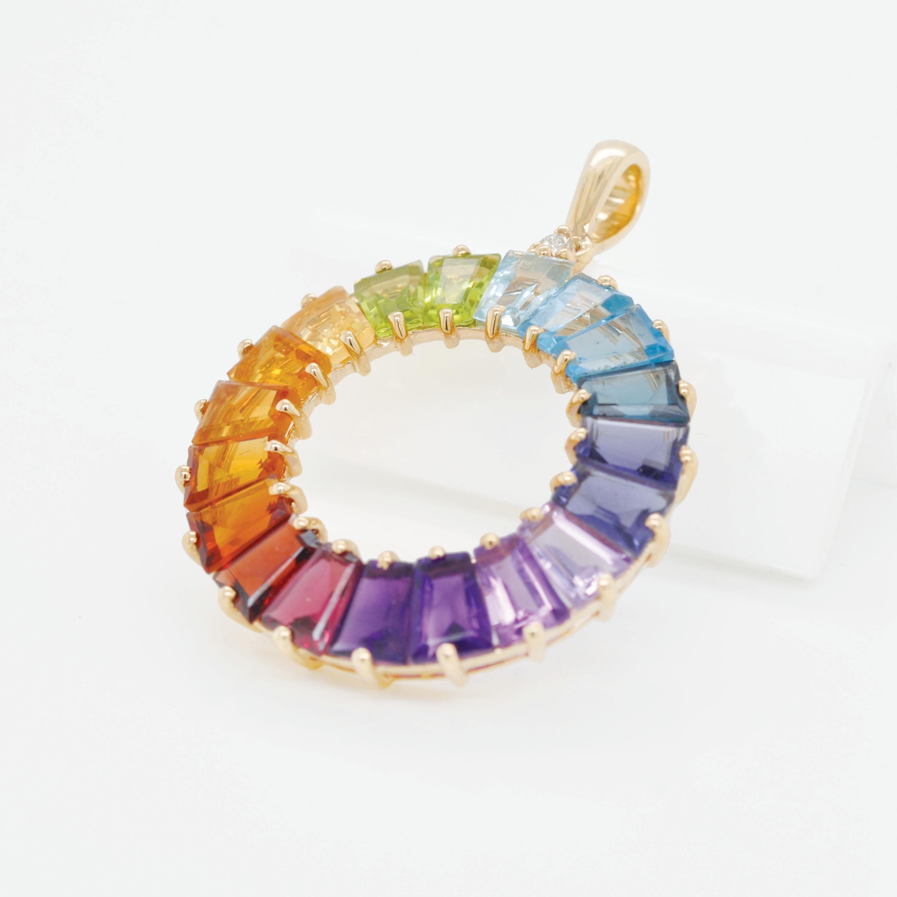 14 Karat Handcrafted Natural Rainbow Gemstones Circle Diamond Pendant Necklace For Sale 1