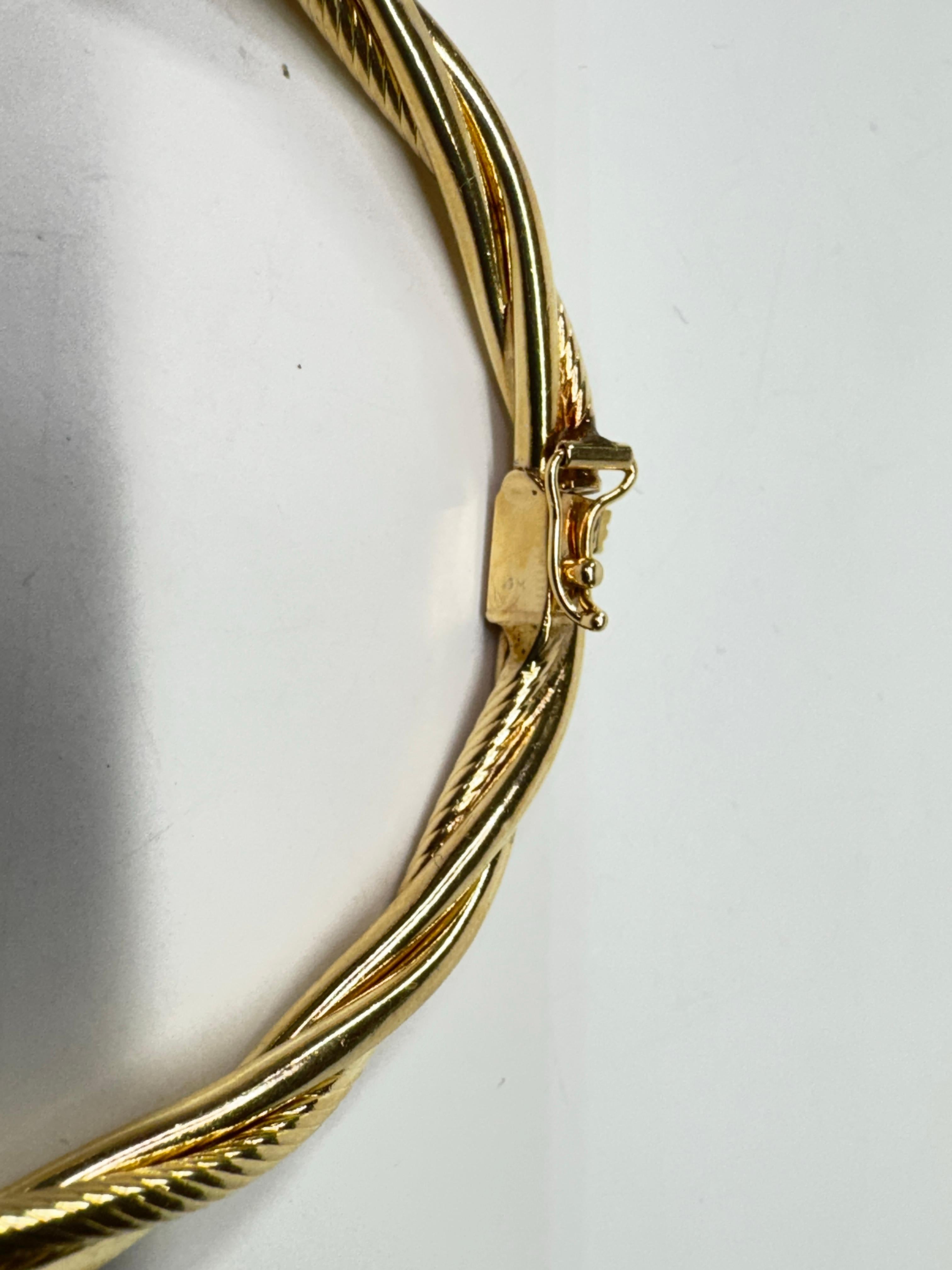 14 Karat Hinged Twisted Bangle Bracelet In Good Condition For Sale In Palm Desert, CA