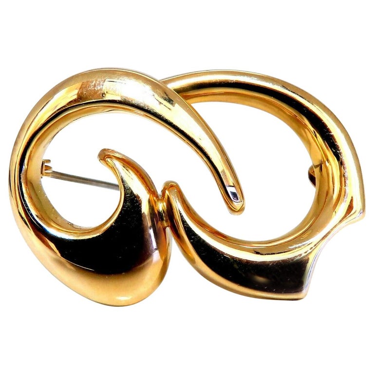 14 Karat Iconic Emblem Gold Pin For Sale