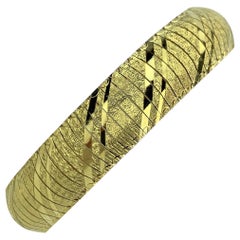 14 Karat Italian Yellow Gold Diamond Cut Omega Link Flex Bracelet
