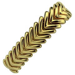 14 Karat Italian Yellow Gold Fancy V Link Bracelet