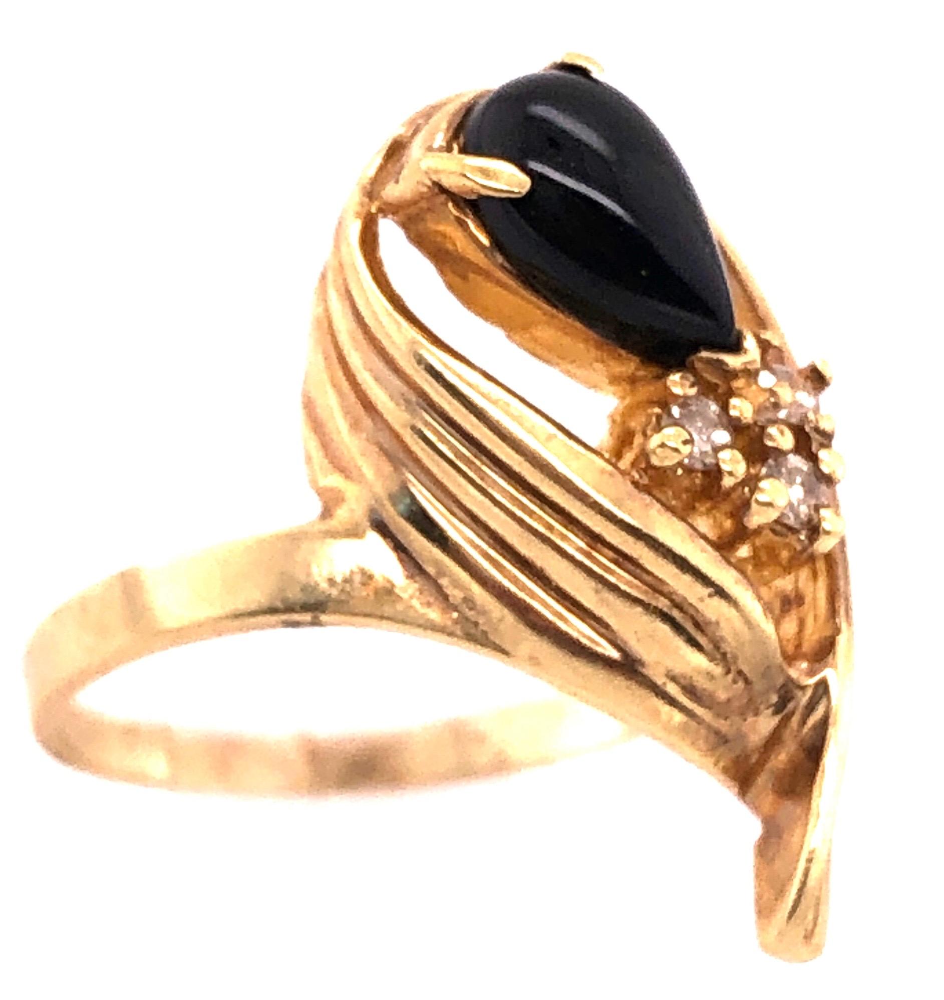 14 Karat Onyx and Diamond Yellow Gold Ring Freeform 0.03 TDW For Sale 3