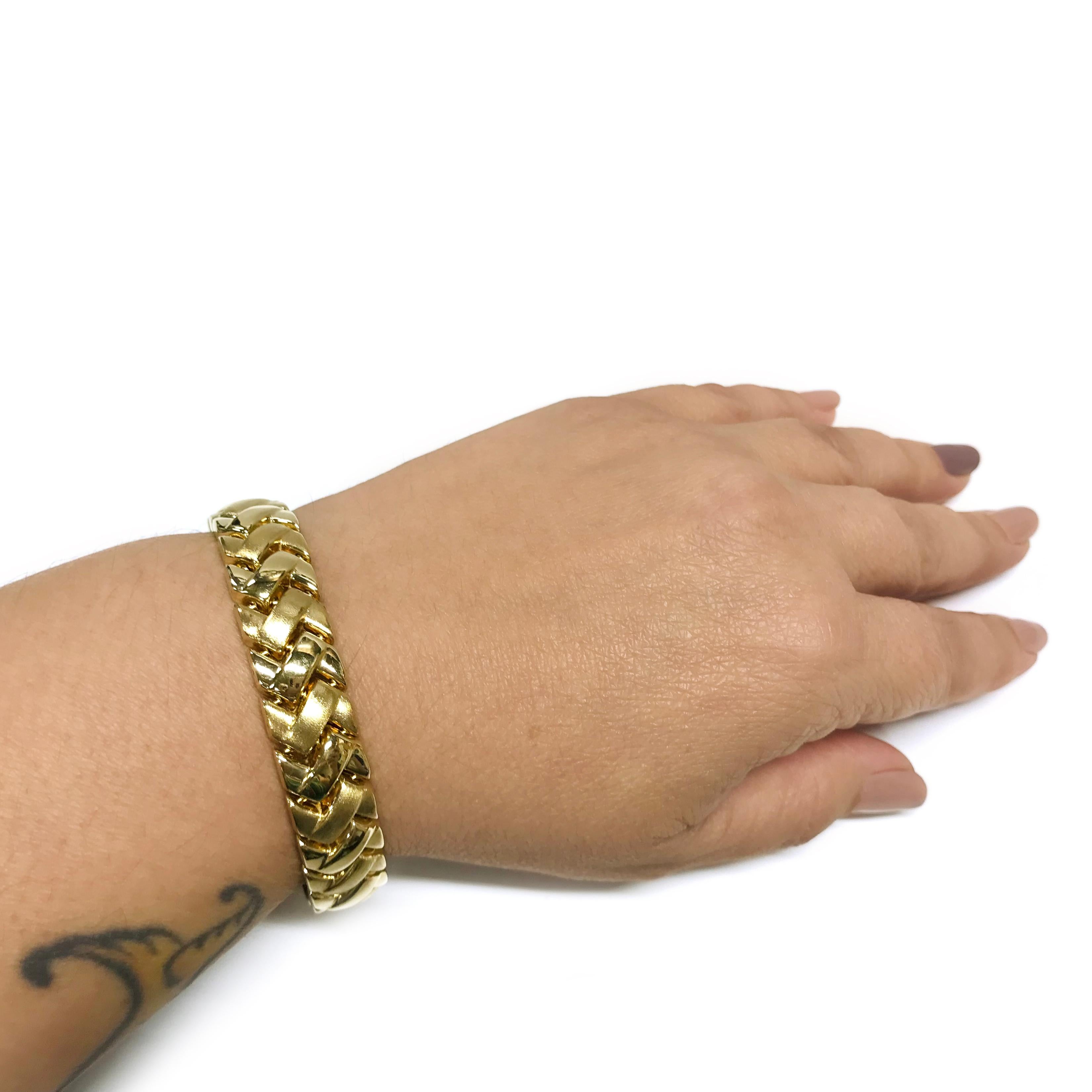 14 Karat Onyx Link Bracelet In Good Condition For Sale In Palm Desert, CA