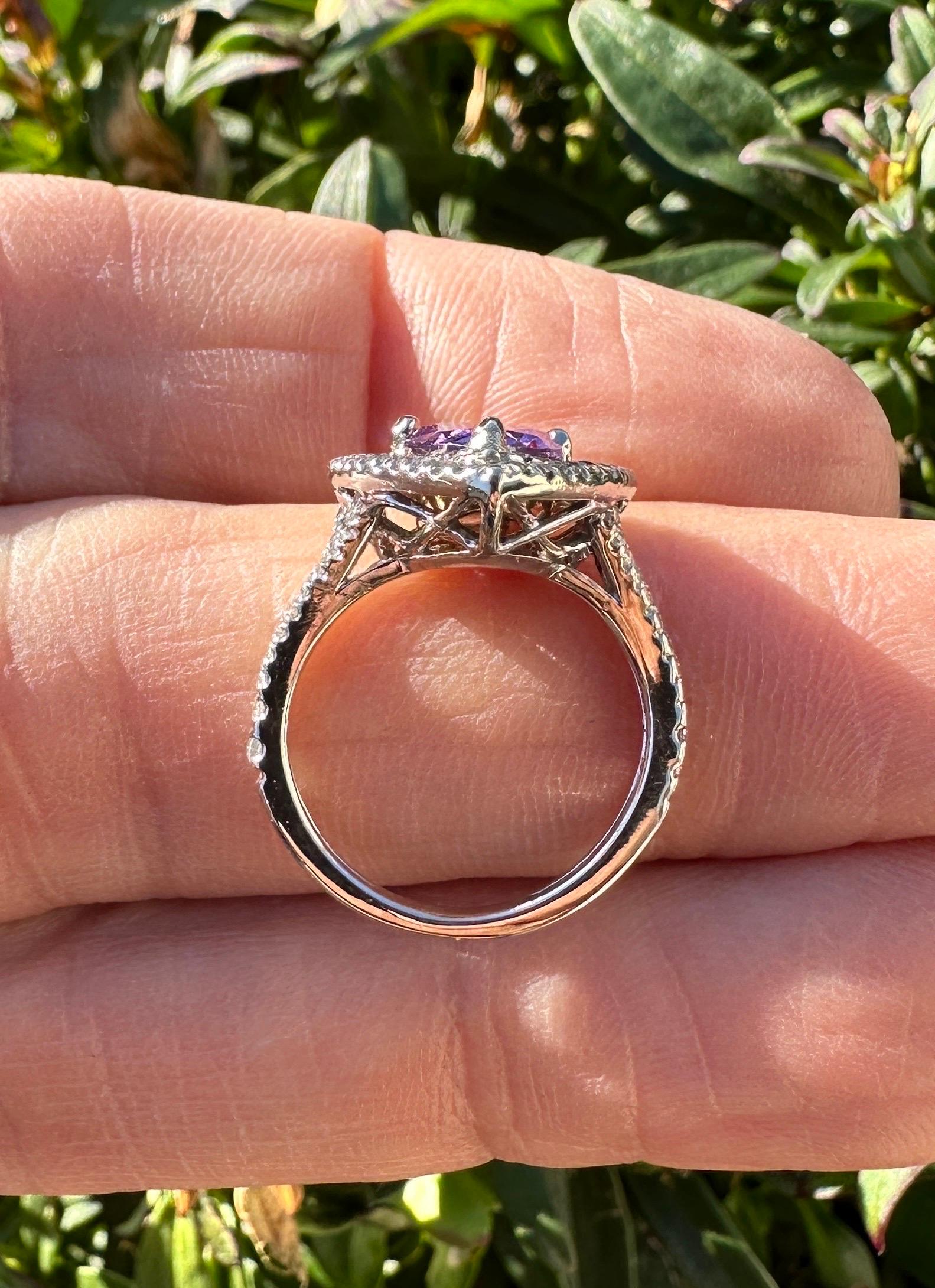 14 Karat birnenförmiger brasilianischer Amethyst Diamant Halo Ring im Zustand „Hervorragend“ im Angebot in Laguna Hills, CA