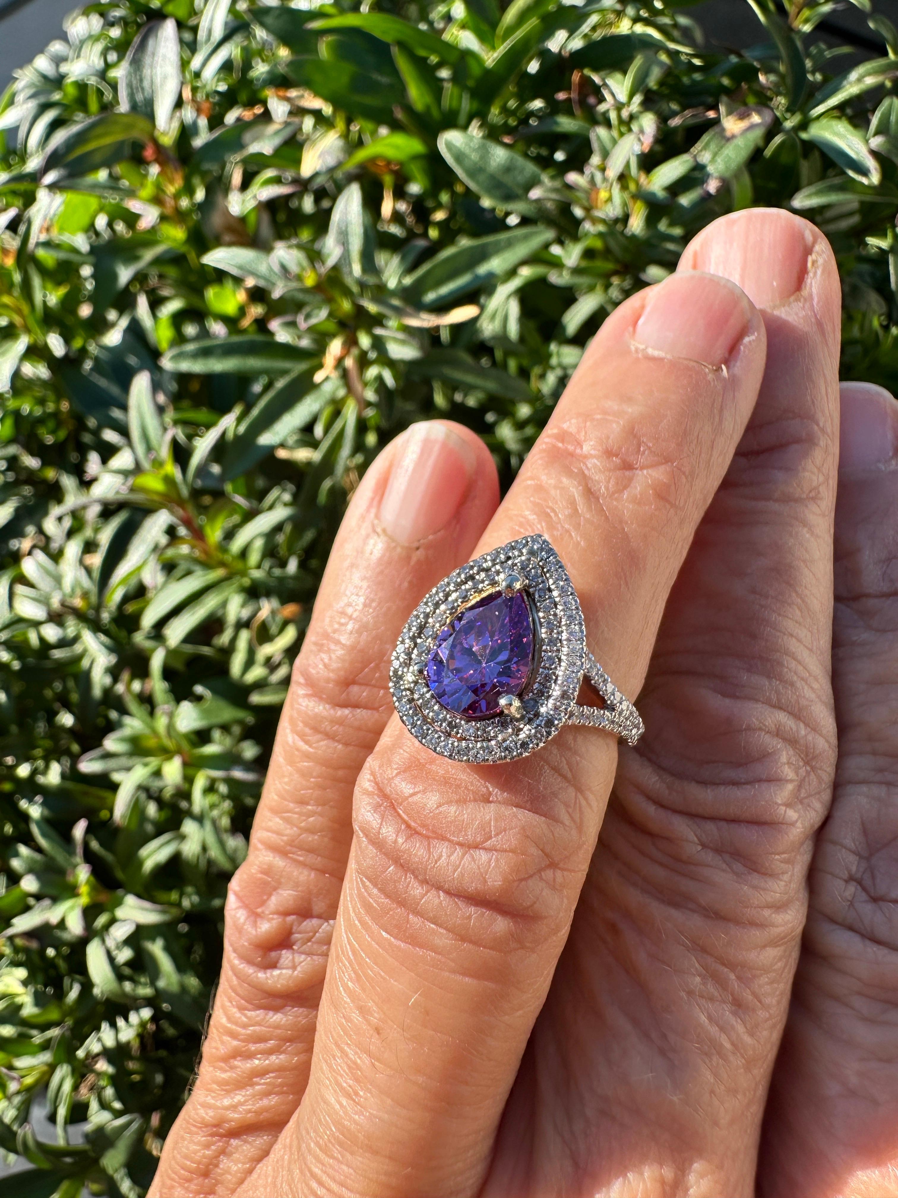 14 Karat birnenförmiger brasilianischer Amethyst Diamant Halo Ring im Angebot 2