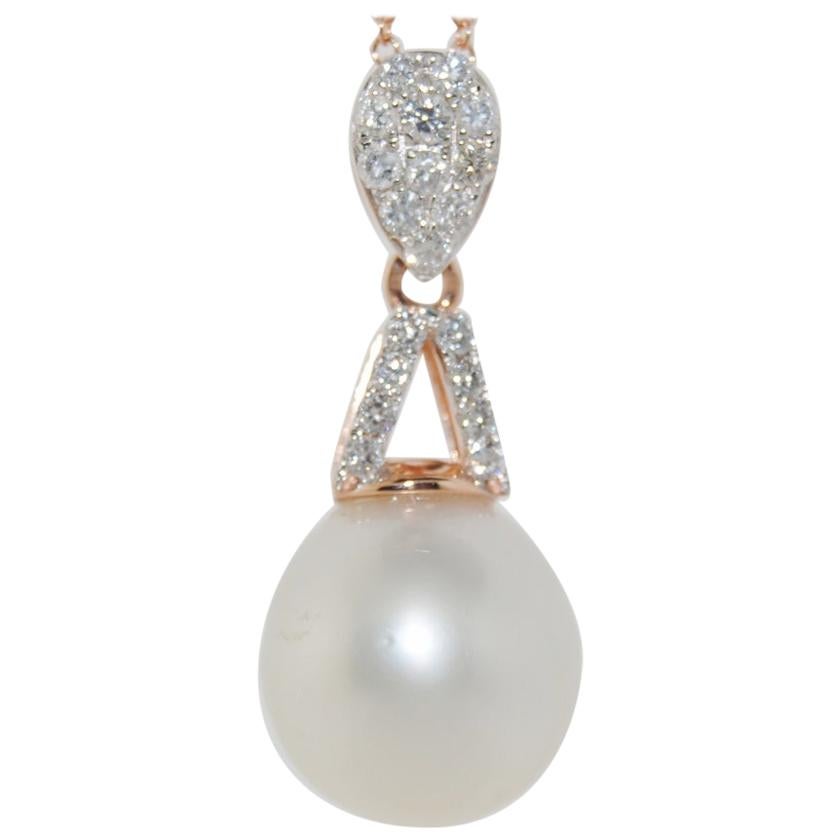 14 Karat Pearl and Diamond Pendant Necklace For Sale
