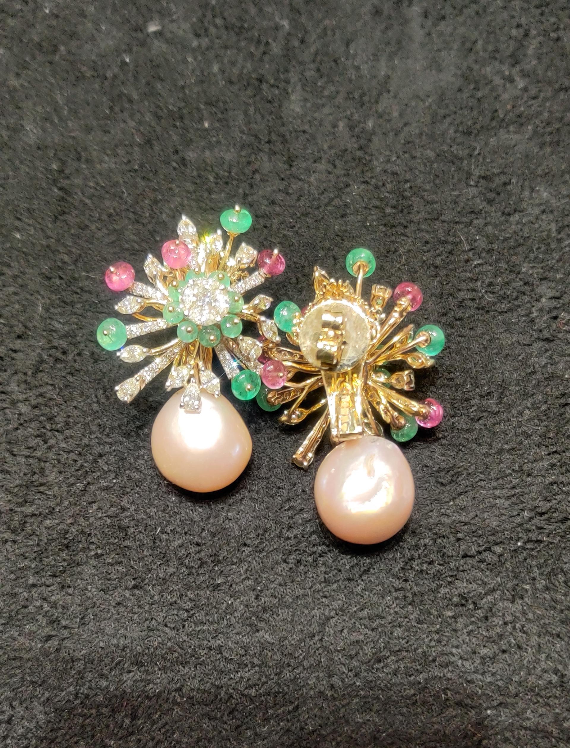 14 Karat Pearl Emerald Tourmaline and White Diamond Stud Earrings In New Condition For Sale In New Delhi, Delhi