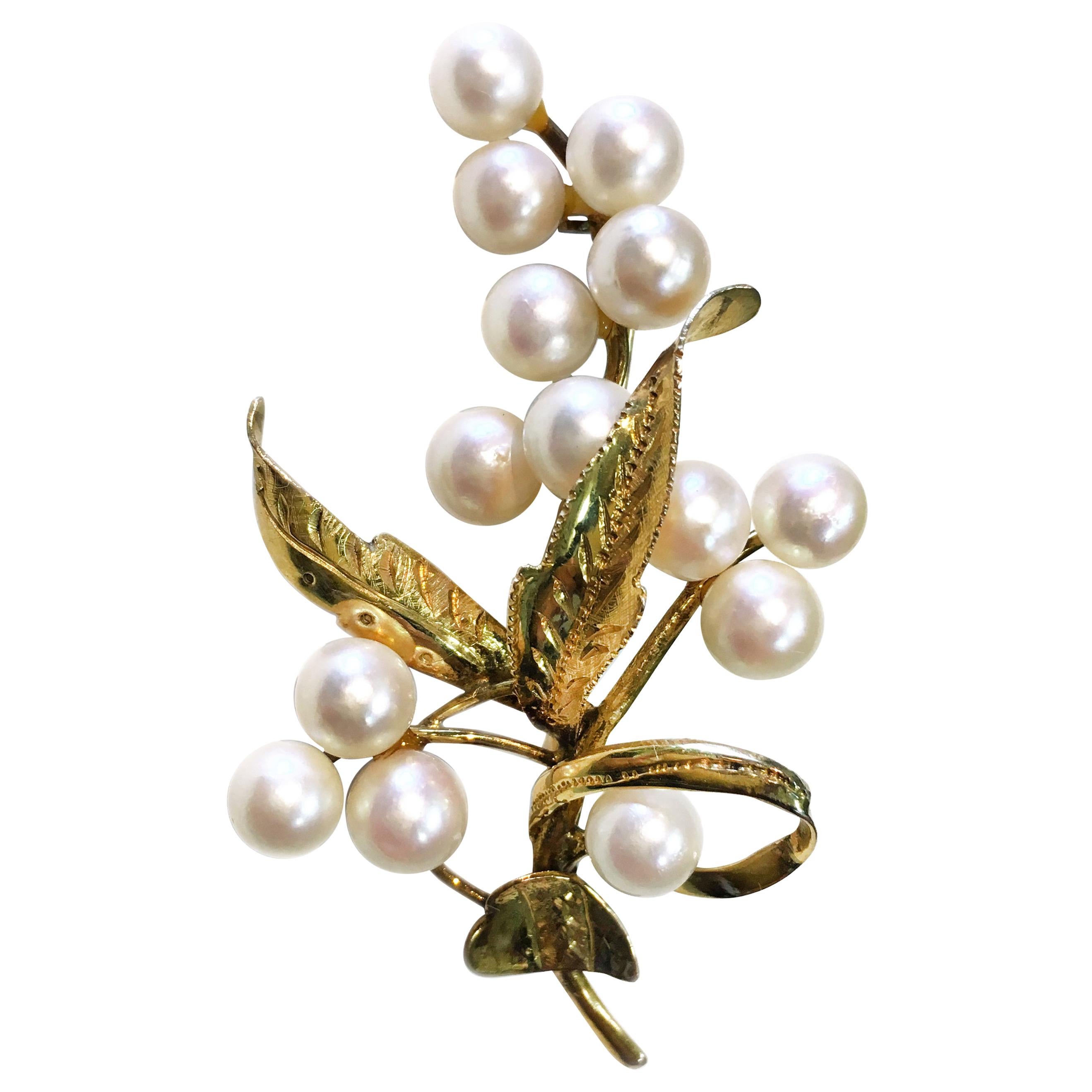 Broche feuilles en perles de 14 carats en vente