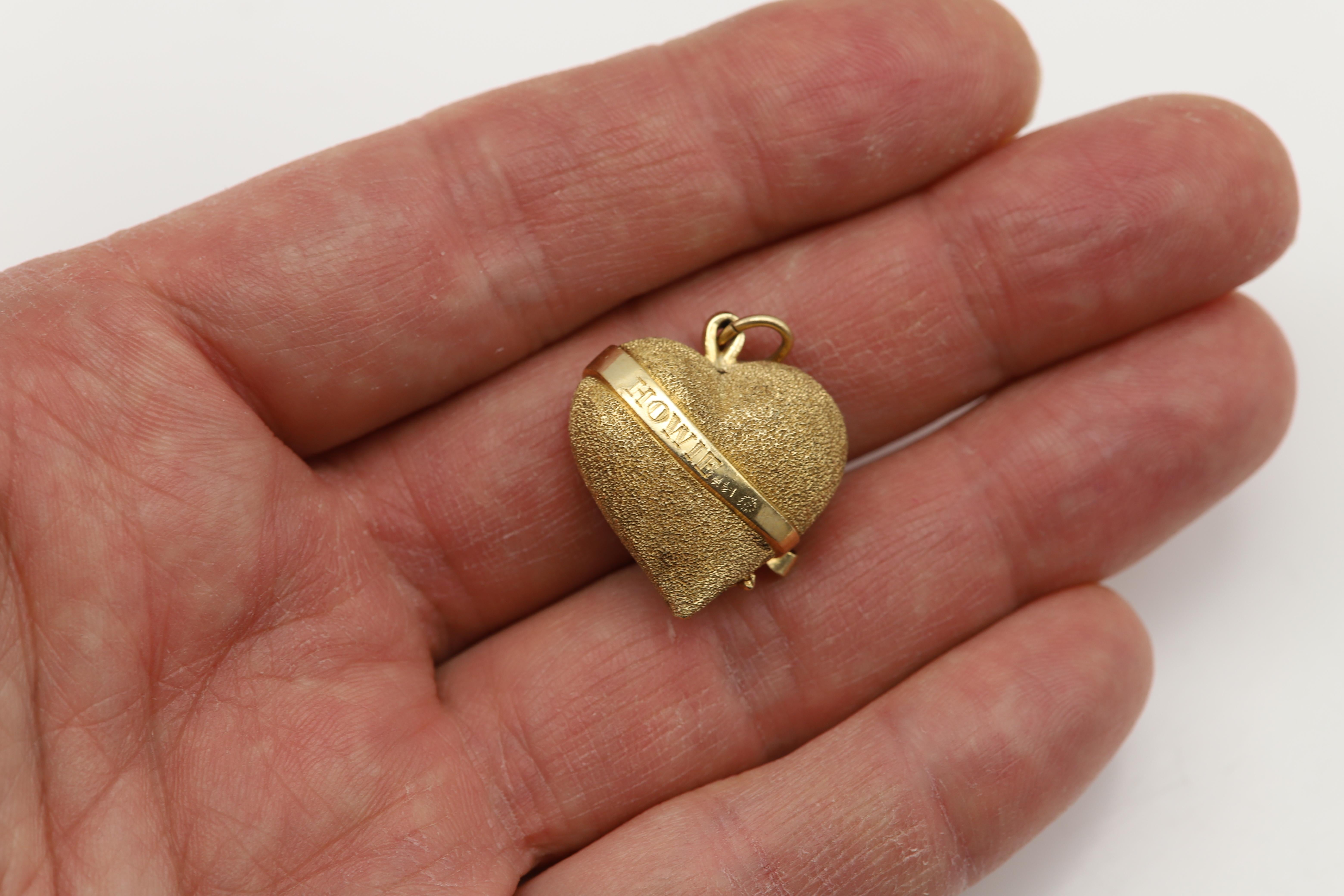 14 carati soffiato  Ciondolo a forma di cuore CIRCA 1950 Rubino naturale Cuore d'epoca In condizioni ottime in vendita a Brooklyn, NY