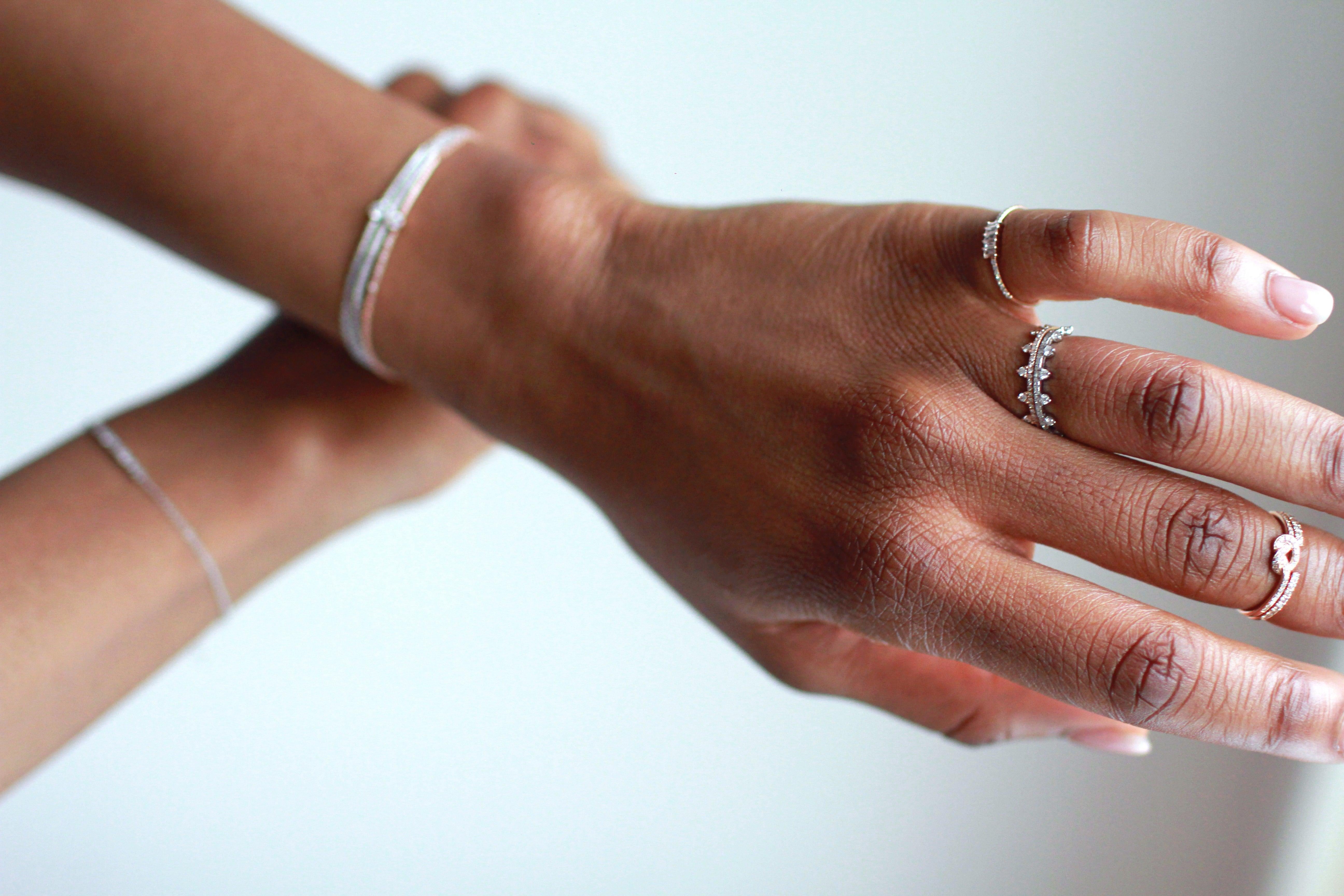 Im Angebot: 14 Karat Roségold 0,19 Karat runder Diamant gepunkteter Ring im Tiara-Stil () 2