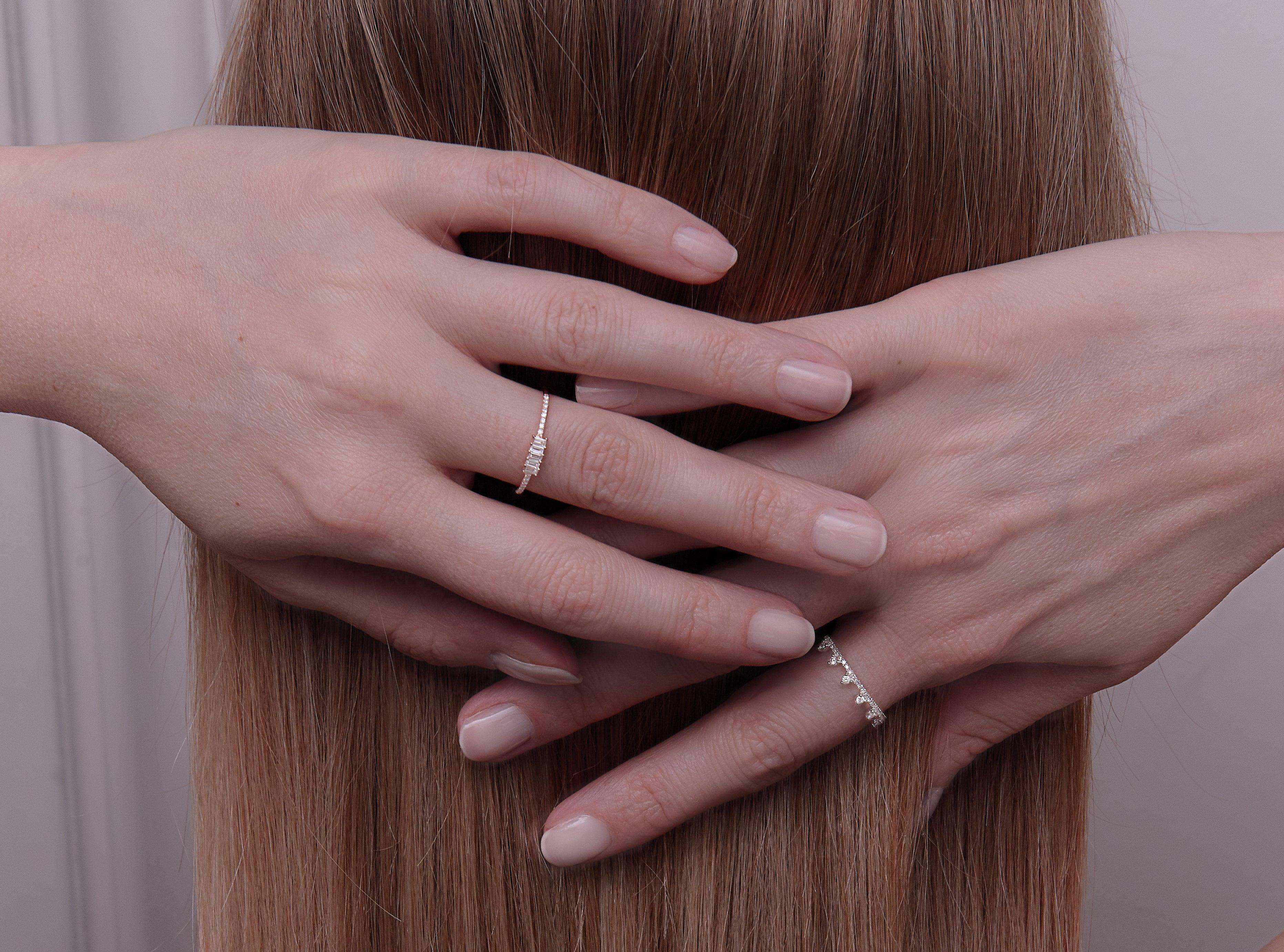 Im Angebot: 14 Karat Roségold 0,19 Karat runder Diamant gepunkteter Ring im Tiara-Stil () 3