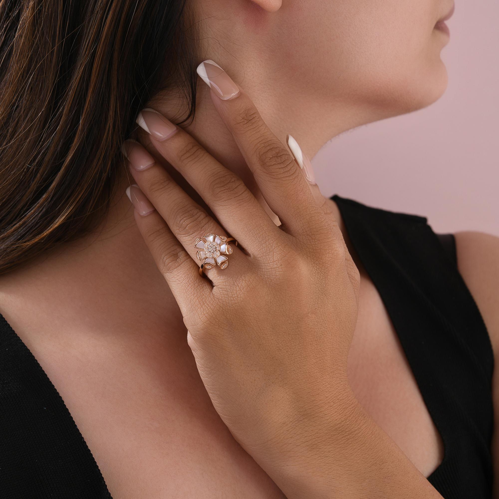 En vente :  Bague cocktail florale en or rose 14 carats 0,82 TCW Diamond Mother Of Pearl 2
