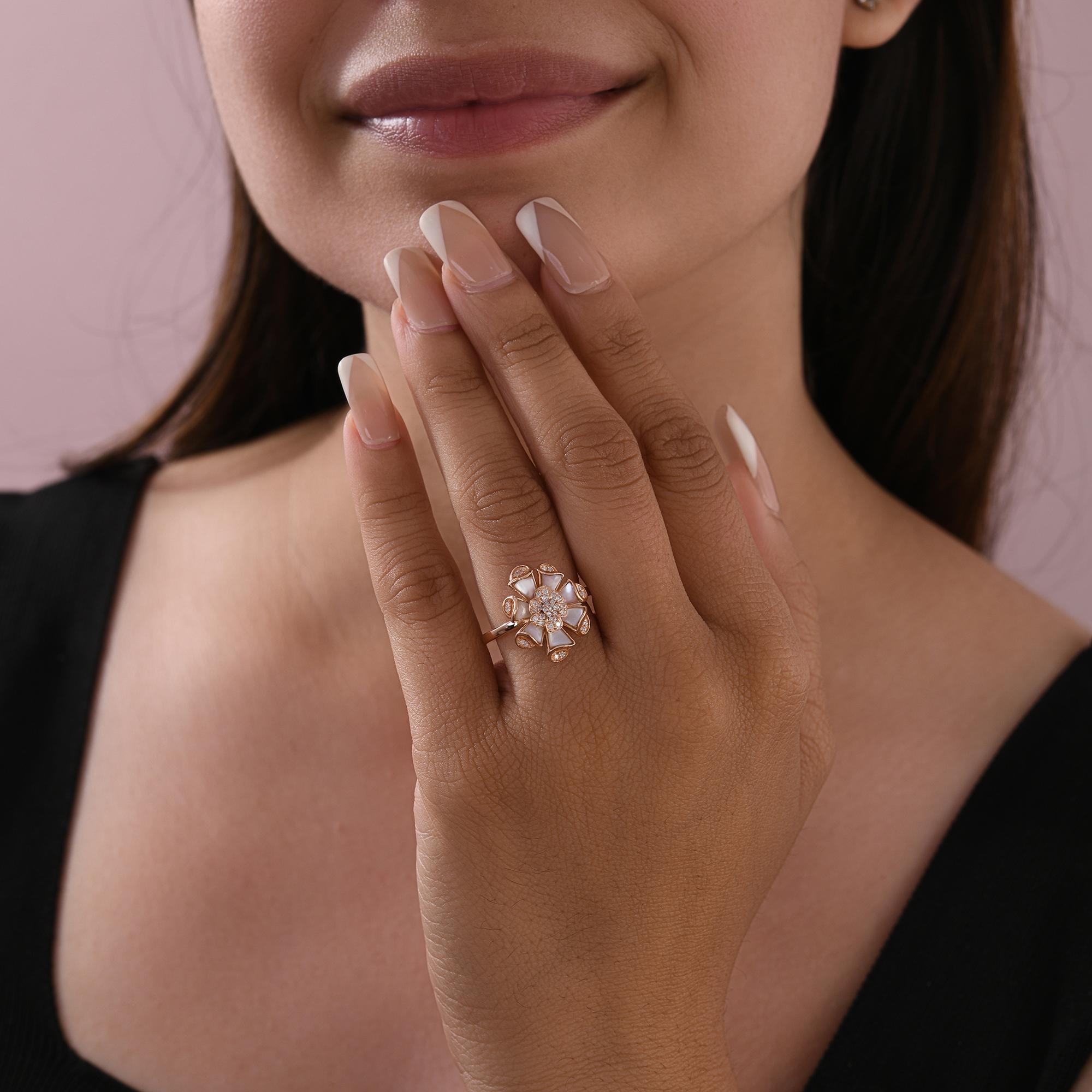 En vente :  Bague cocktail florale en or rose 14 carats 0,82 TCW Diamond Mother Of Pearl 5