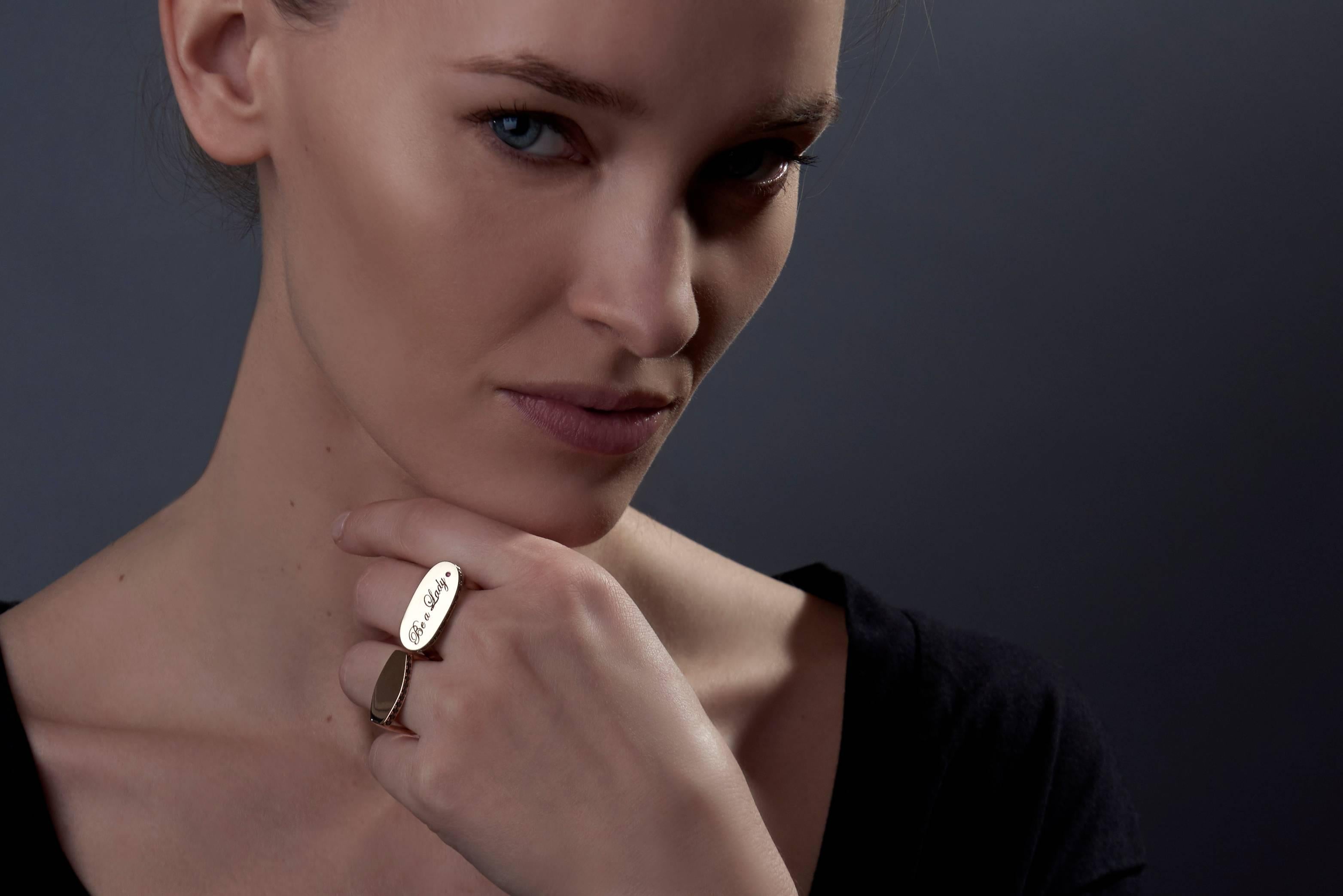 This 14k rose gold signet marries the modern shape of the 