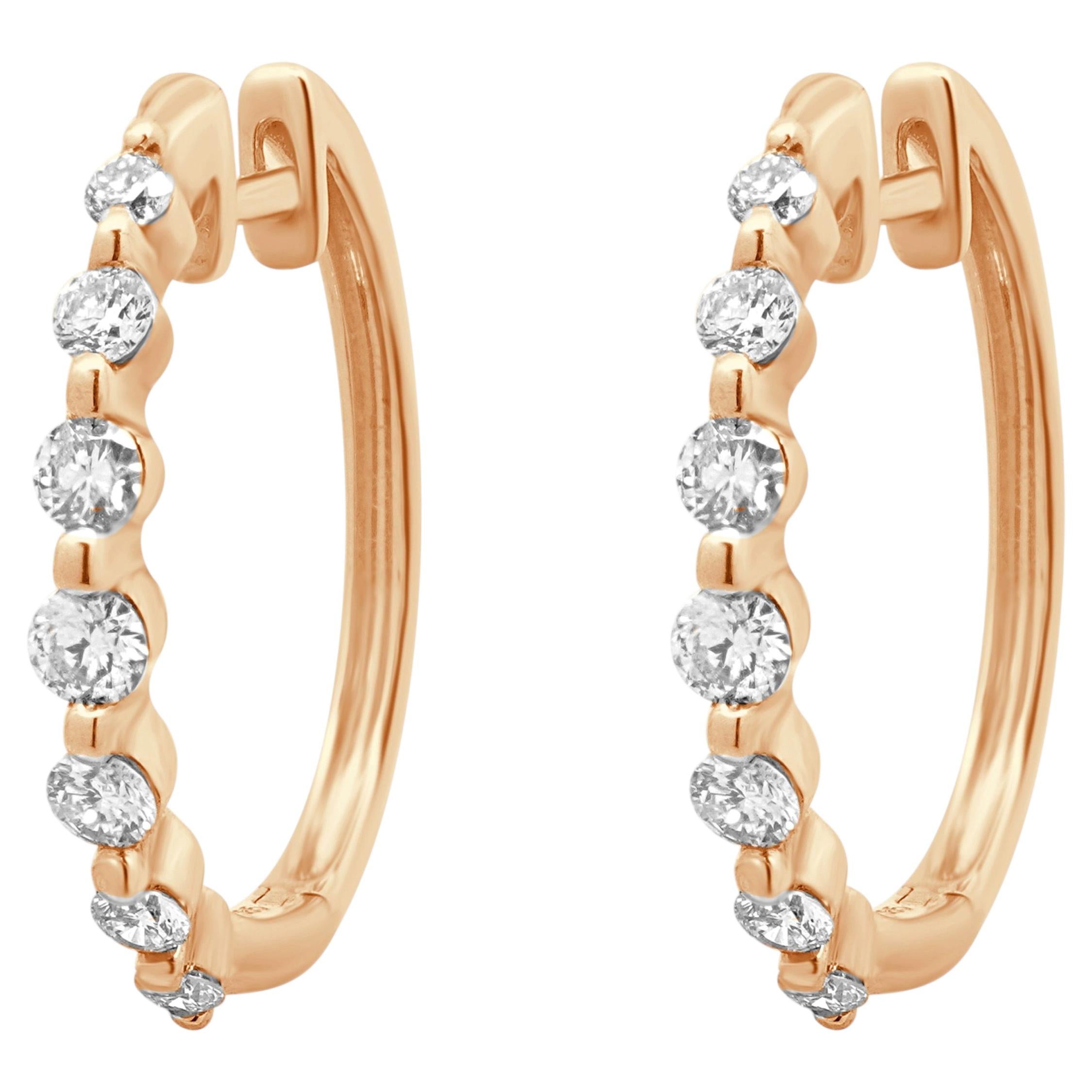 Pendientes de aro de oro rosa de 14 quilates y diamantes redondos engastados en garras compartidas 20 mm