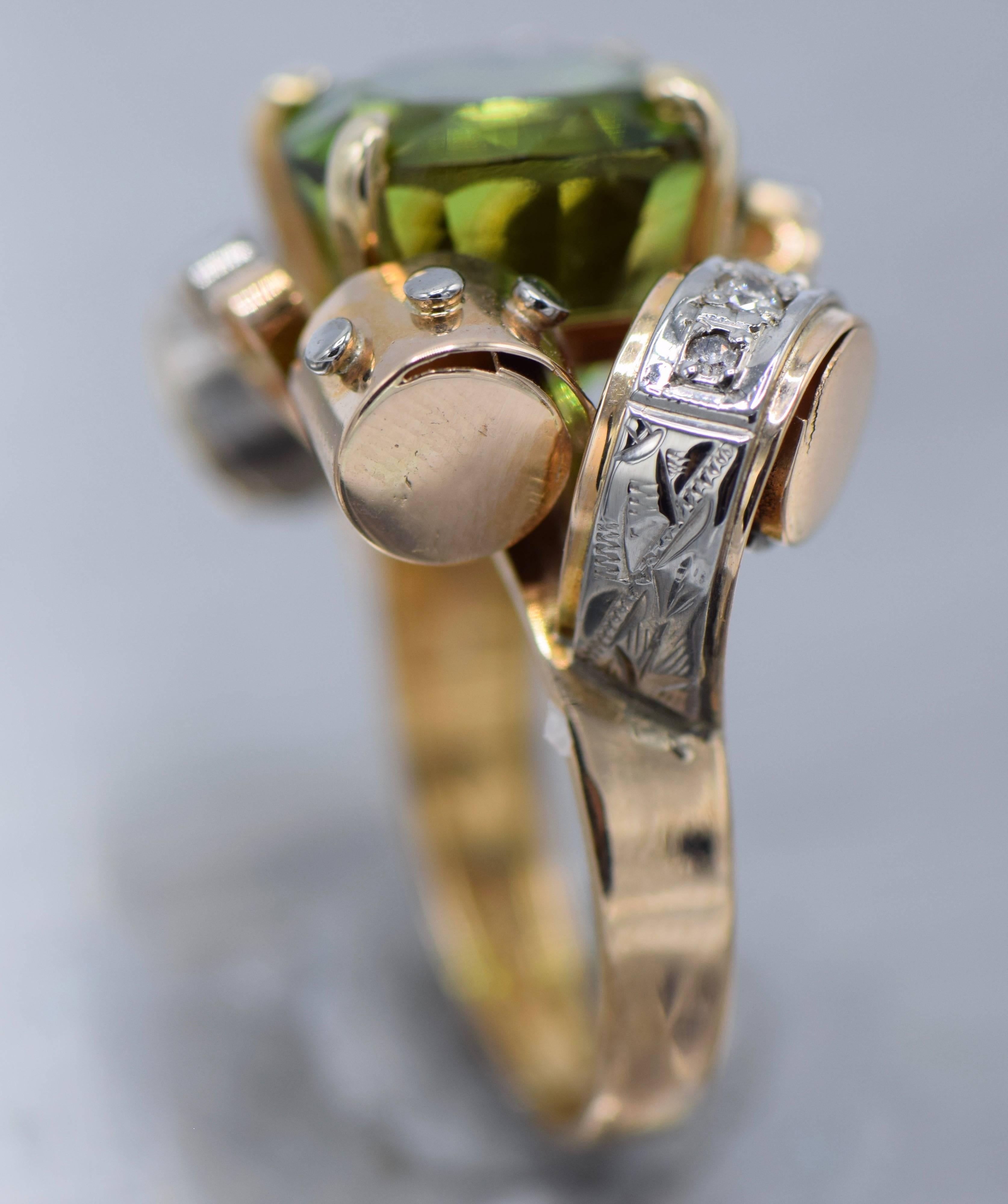14 Karat Rose Gold and White Gold, Diamond and Peridot Ring In Excellent Condition In New York, NY