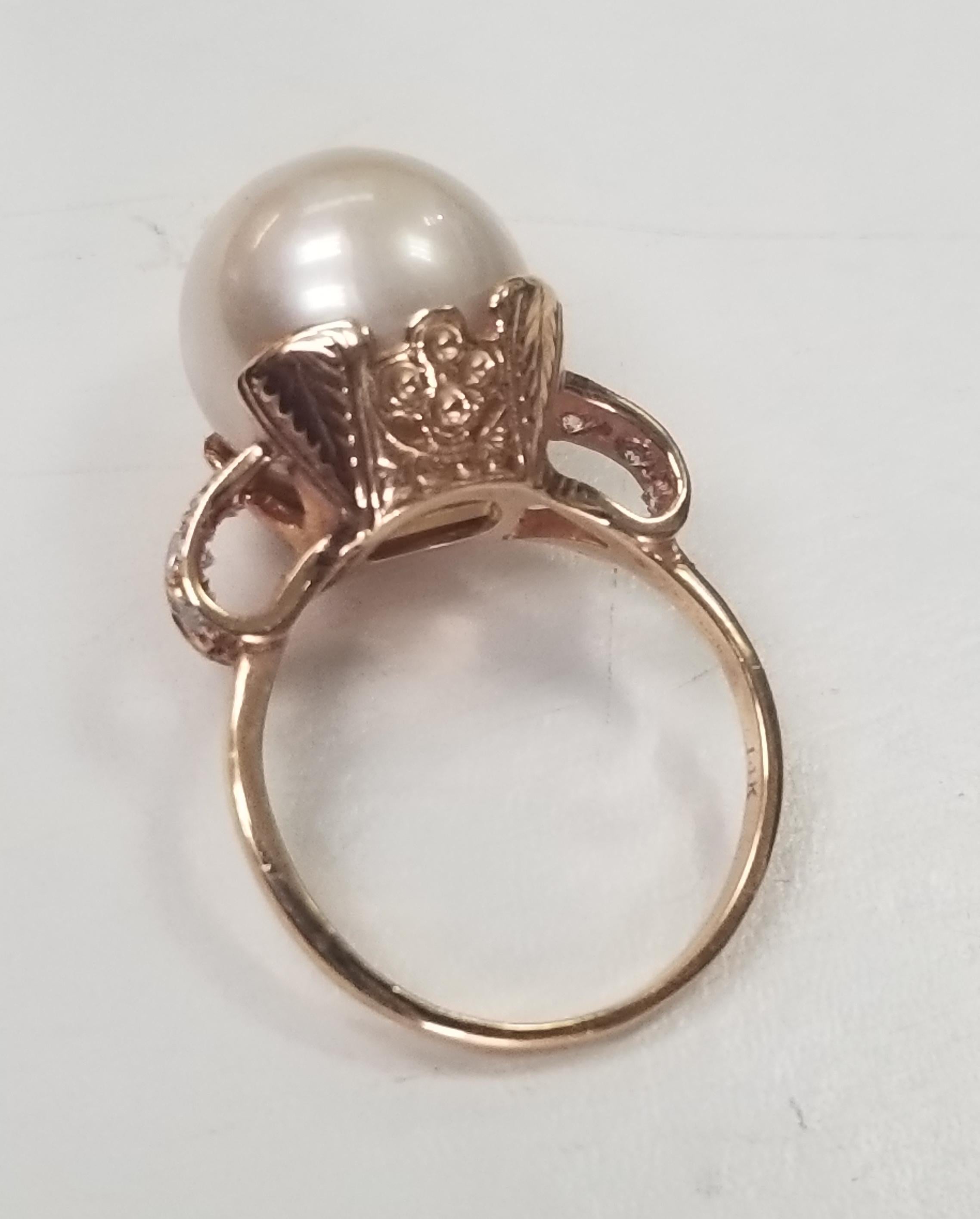 Round Cut 14 Karat Rose Gold Art Deco Style South Sea Pearl For Sale