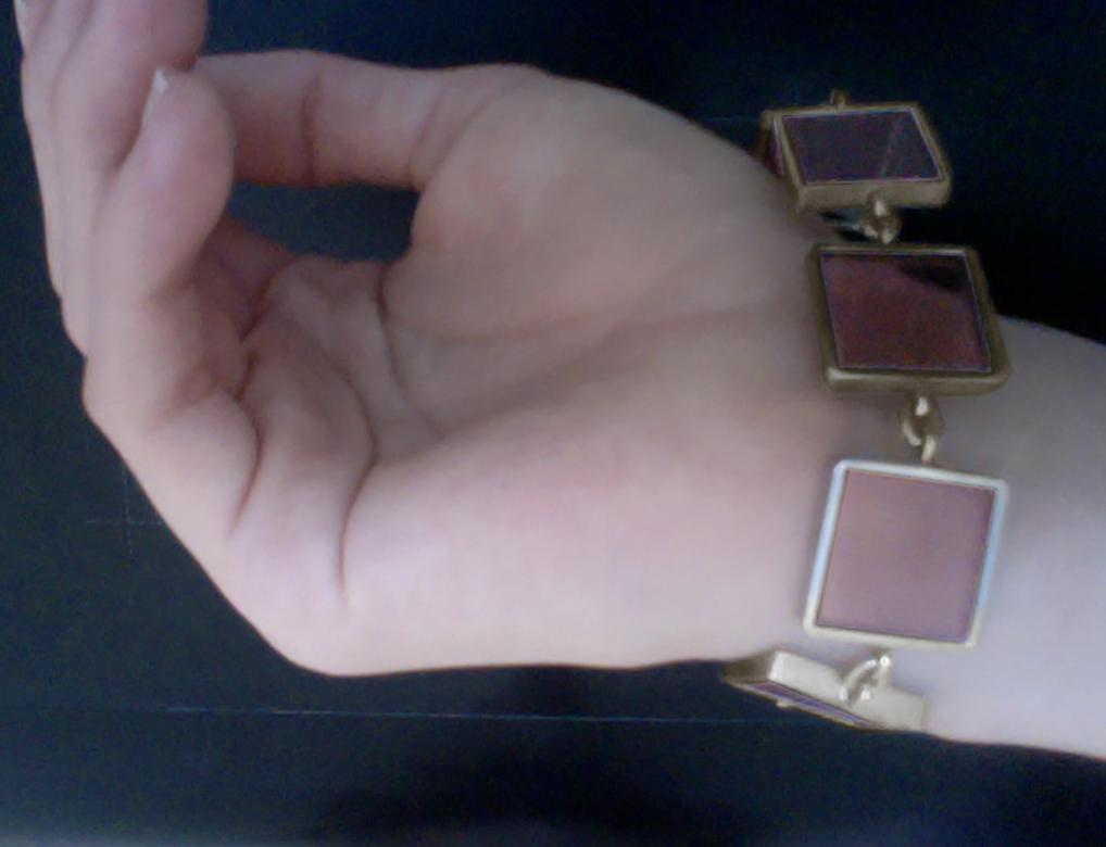 Bracelet contemporain en or rose quatorze carats avec grand onyx rose en vente 1