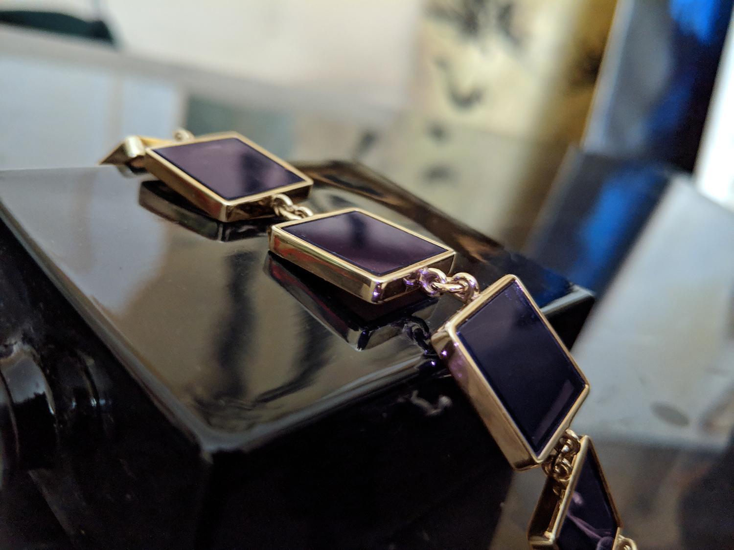 Bracelet à maillons contemporain en or rose quatorze carats avec améthystes en vente 3