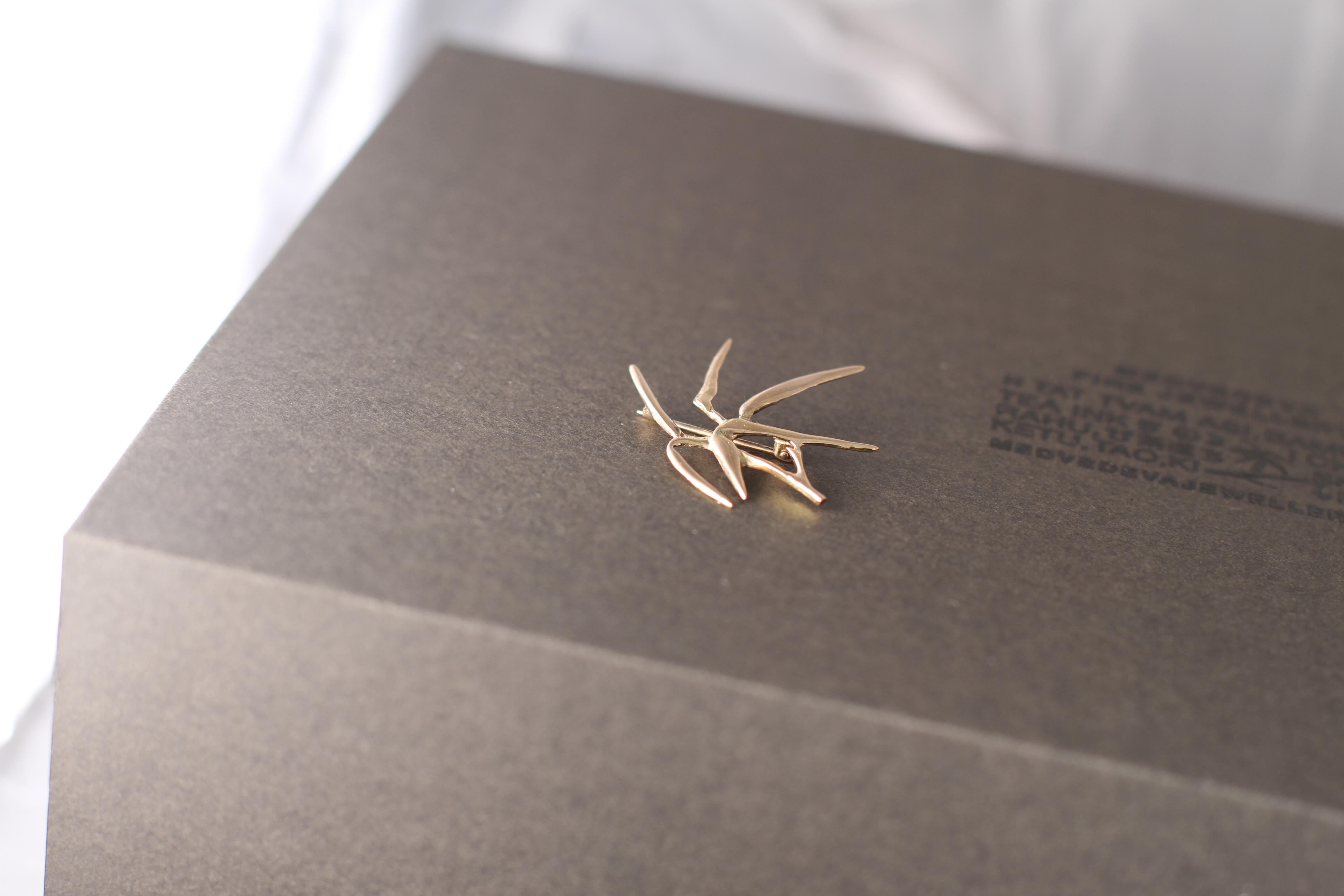Diptyque de broche de créateur en or rose quatorze carats en forme de bambou par l'artiste en vente 5
