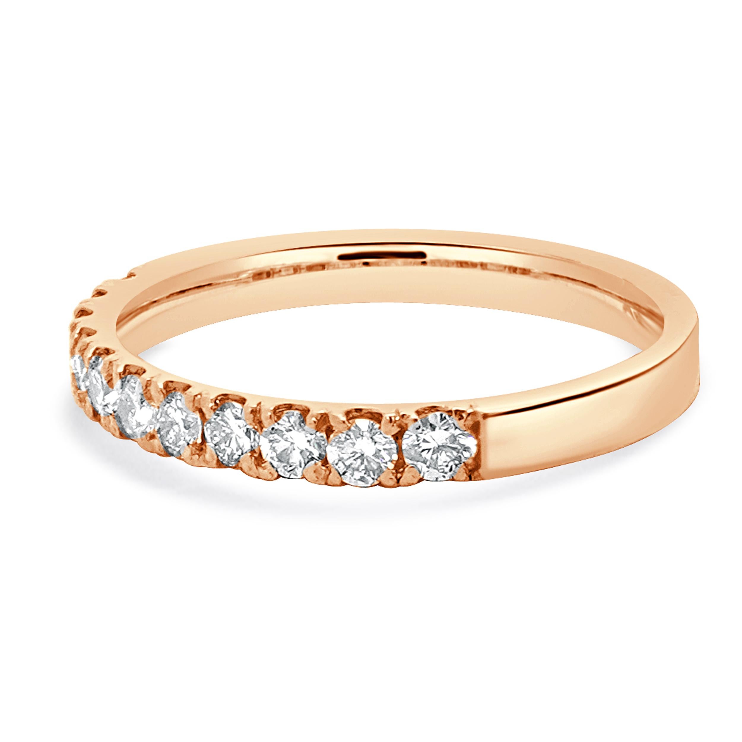 Concepteur : personnalisé
Matière : Or rose 14K
Diamant : taille ronde brillante = 0,45cttw
Couleur : H
Clarté : SI1
Taille de la bague : 6.5 (veuillez prévoir deux jours de livraison supplémentaires pour les demandes de taille)
Poids : 2.37 grammes