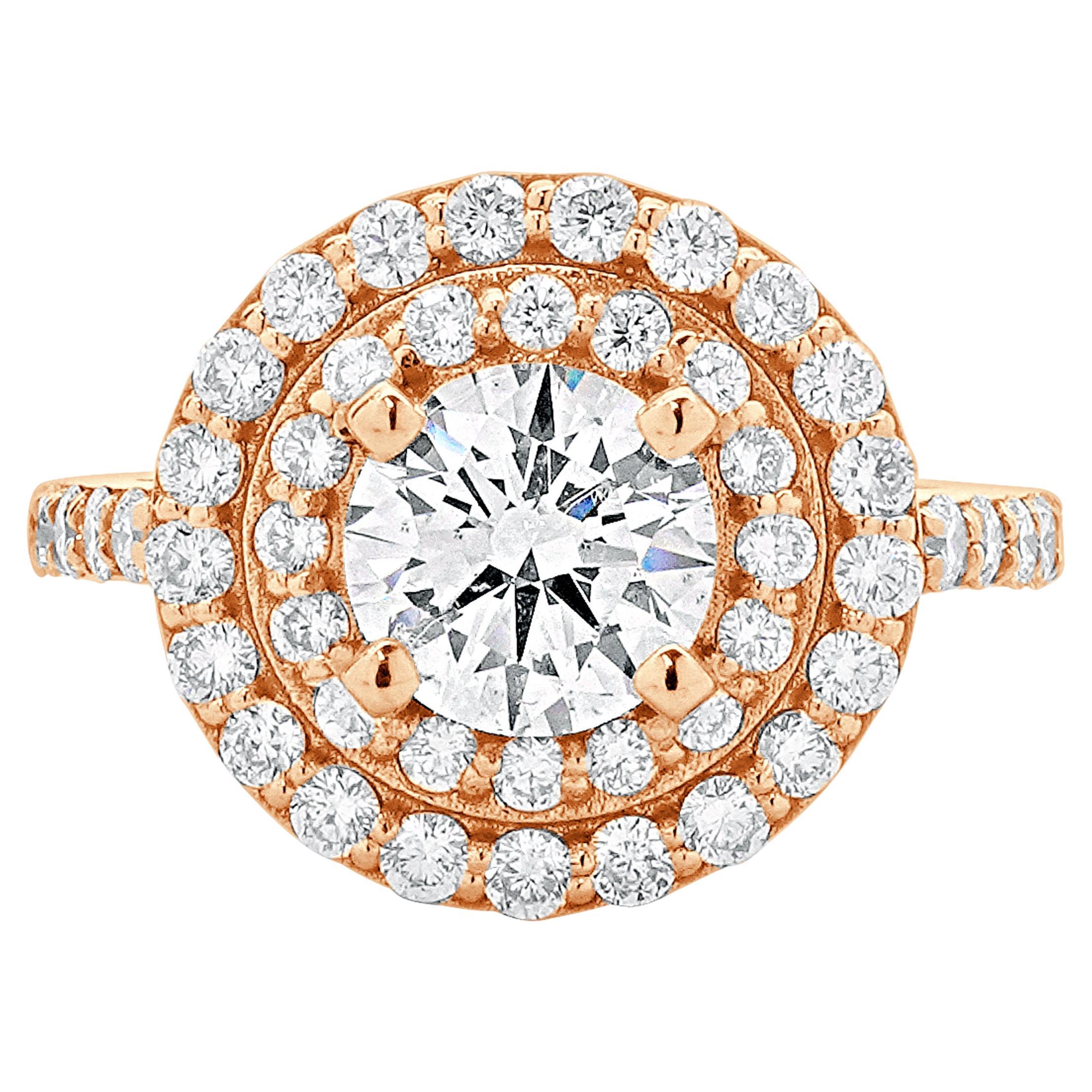 Verlobungsring aus 14 Karat Roségold mit doppeltem Halo und rundem Diamanten