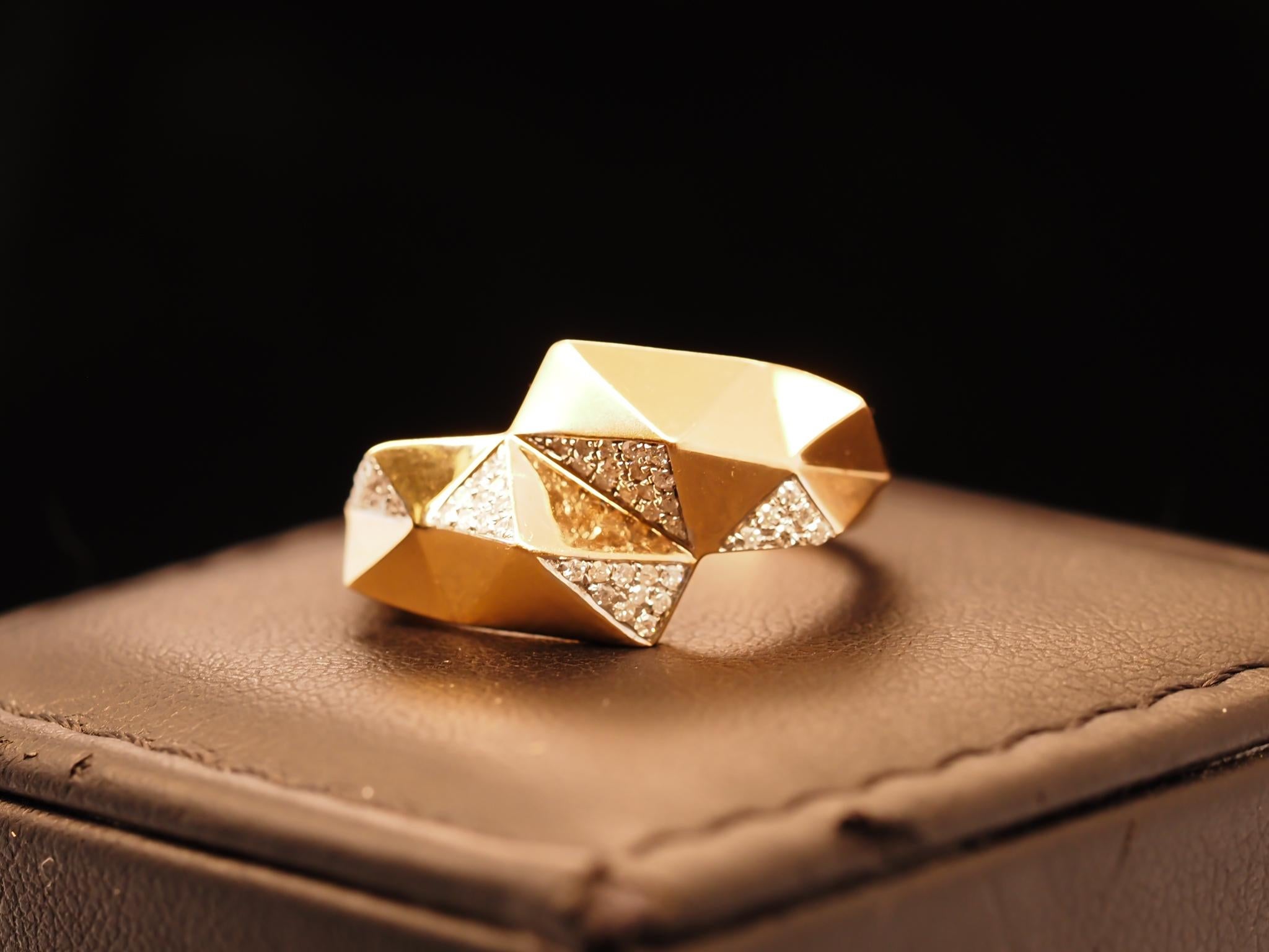 Contemporary 14 Karat Rose Gold Geometric Shape Round Brilliant Diamond Ring For Sale