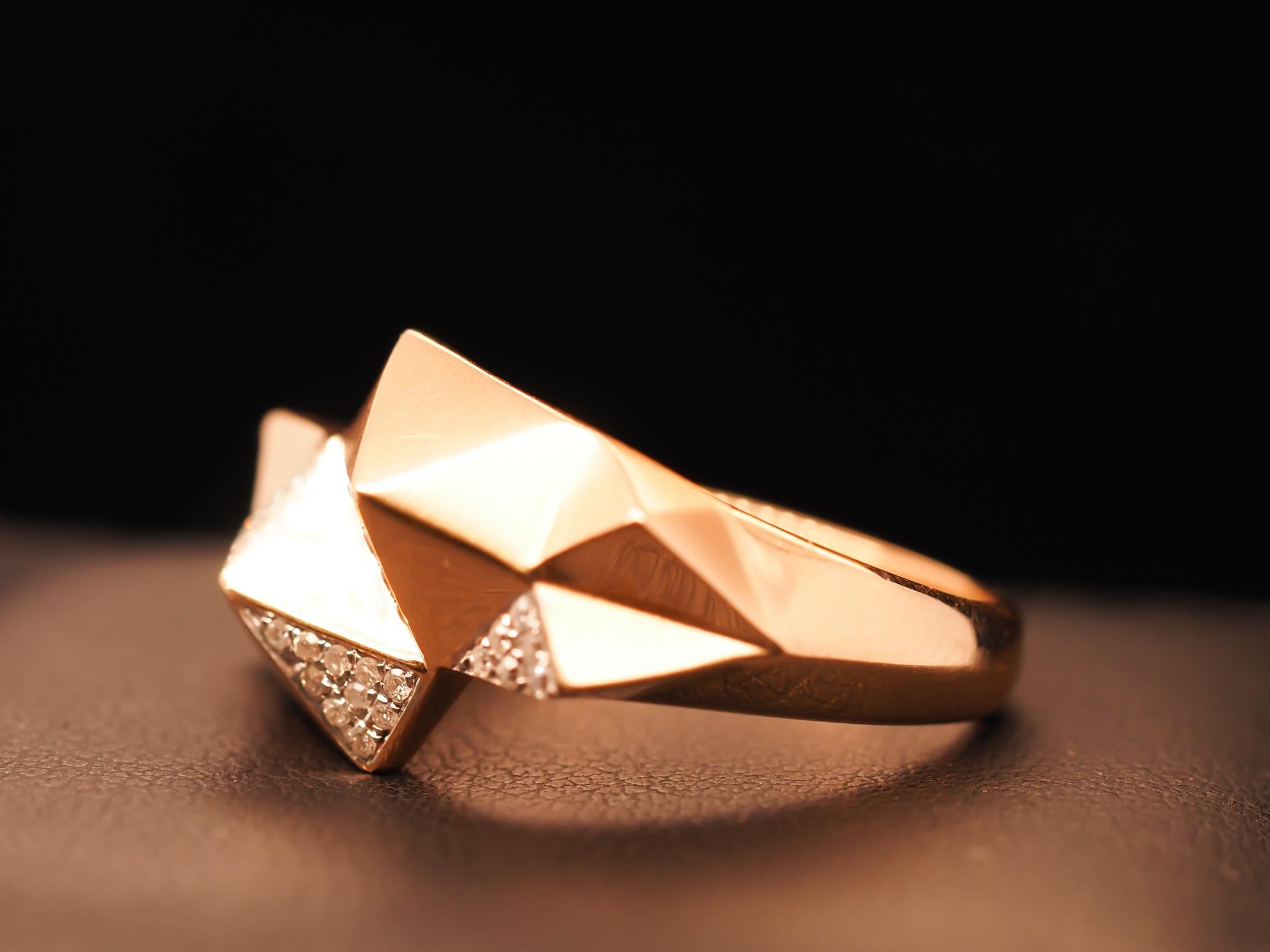 14 Karat Rose Gold Geometric Shape Round Brilliant Diamond Ring For Sale 2