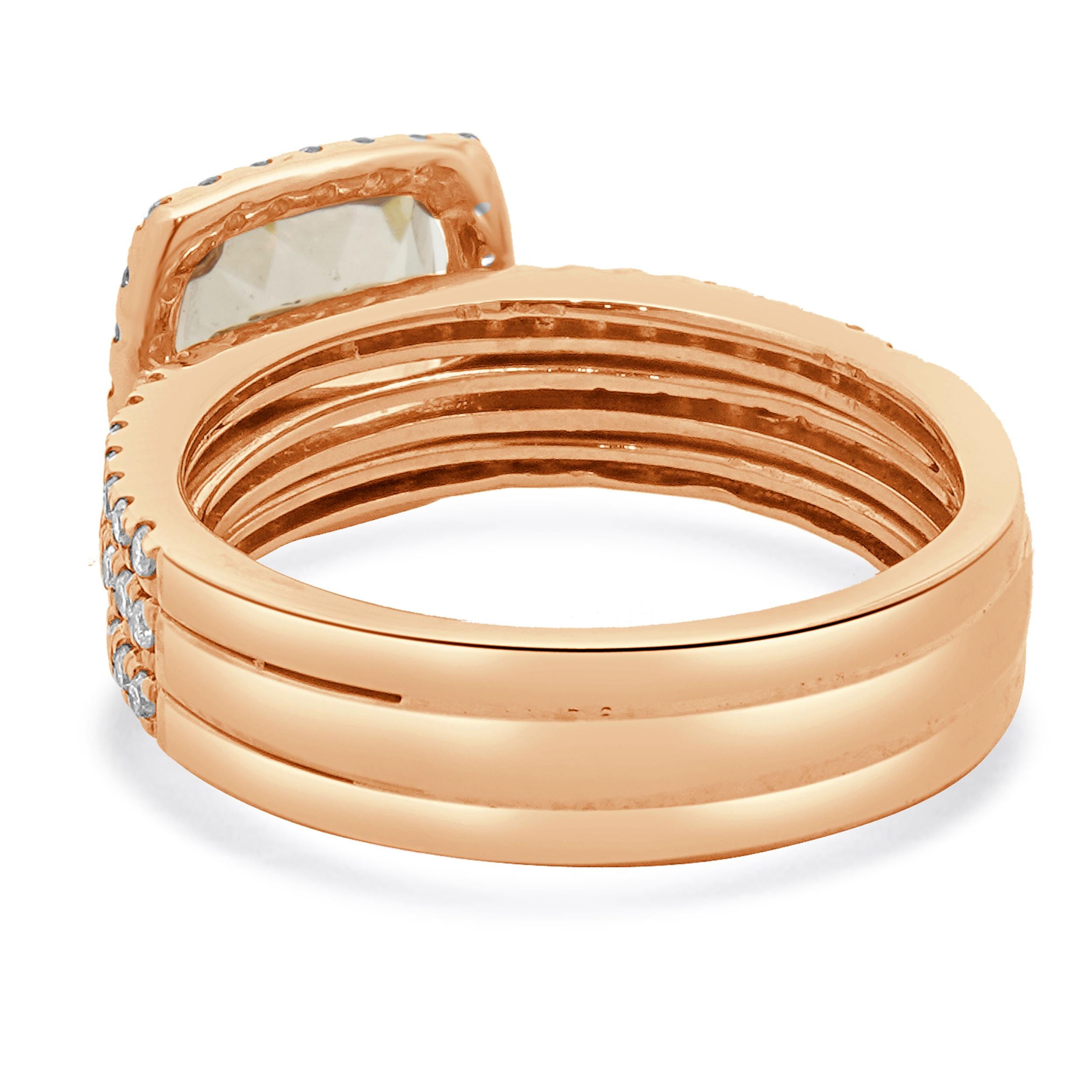 Taglio cuscino Anello in oro rosa 14 carati con morganite e diamanti in vendita