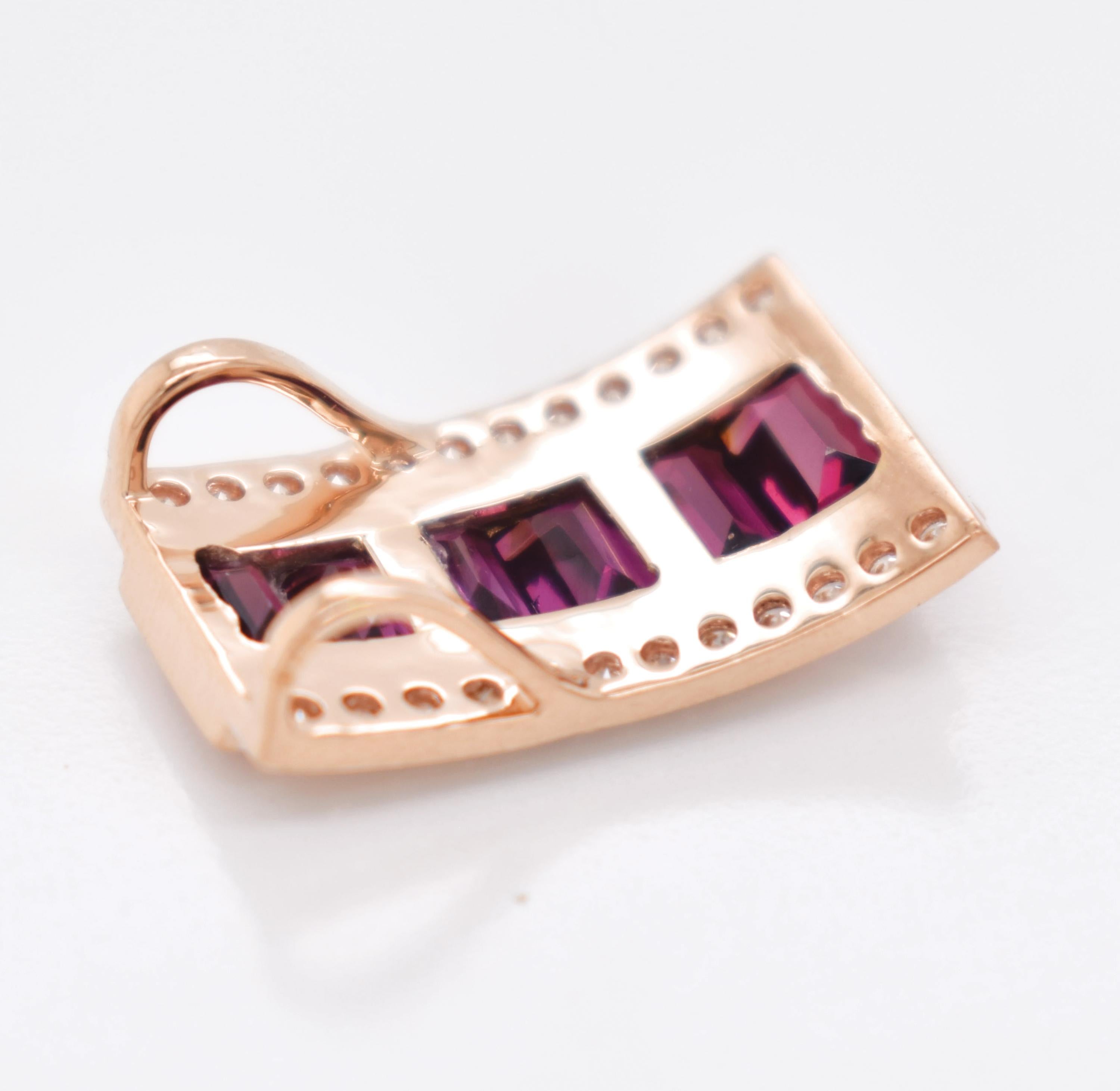 Set di orecchini con pendente a piramide in oro rosa 14 carati con rodolite Art Deco In condizioni Nuovo in vendita a Jaipur, Rajasthan